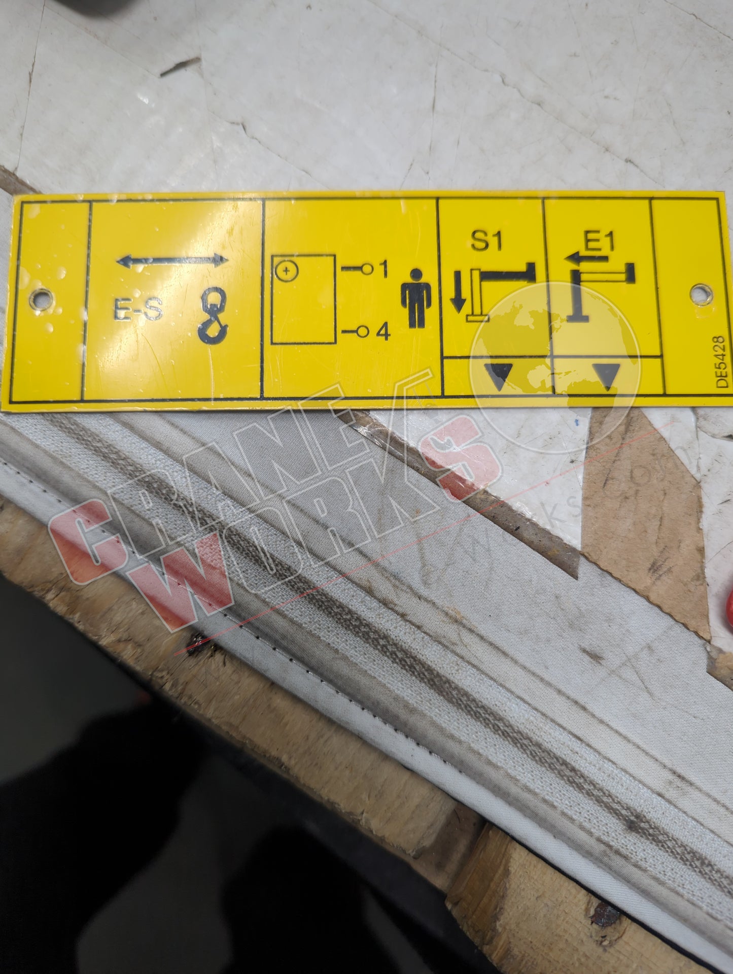 5428 | New Outrigger Placard Plate