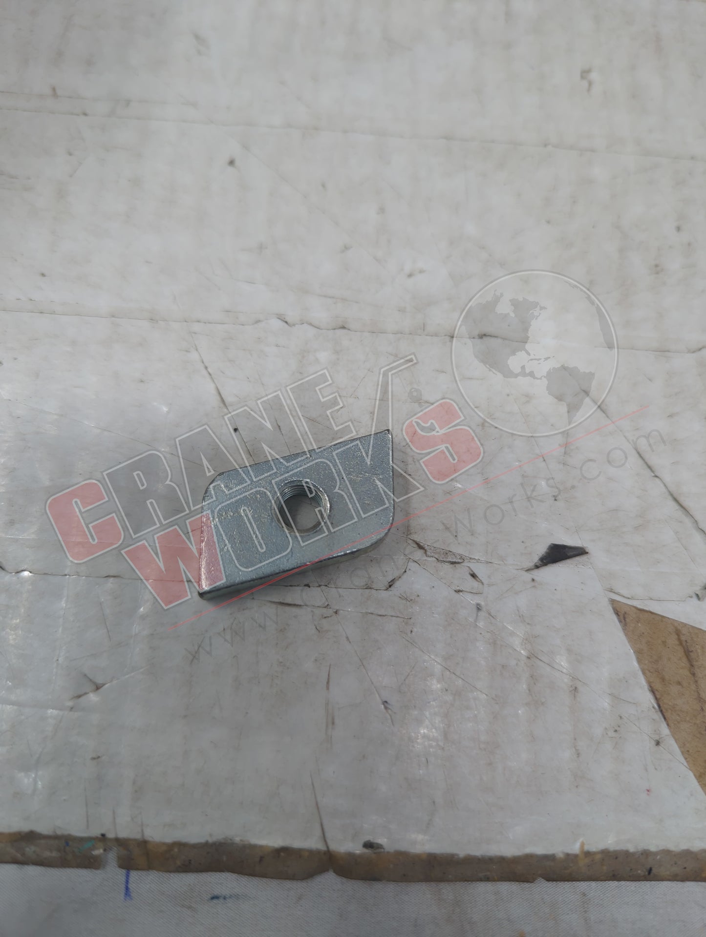 121050713 | New Lock Plate M 8