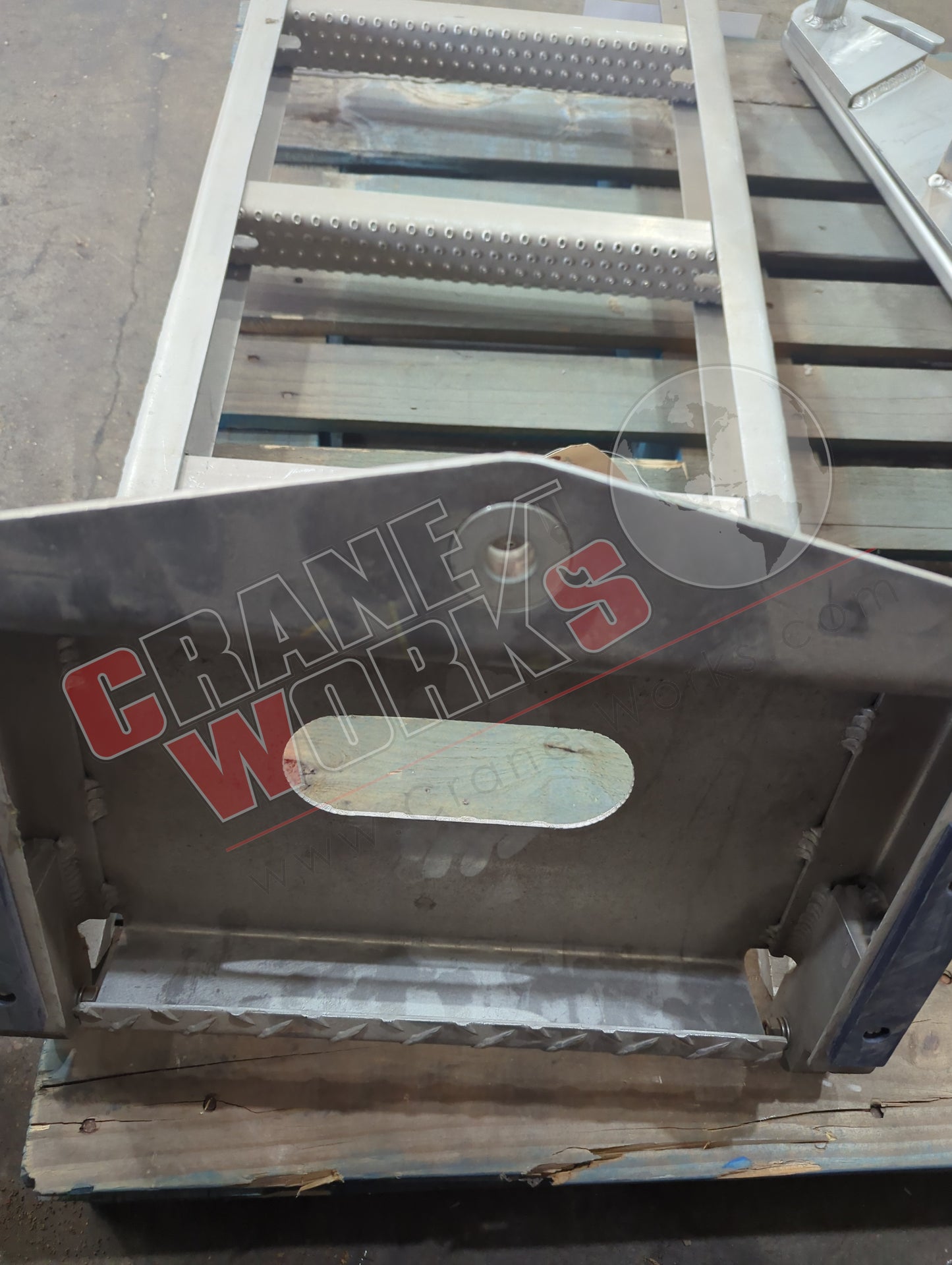 T1-W/BRKT | New T-1 Ladder W/Storage Brkt