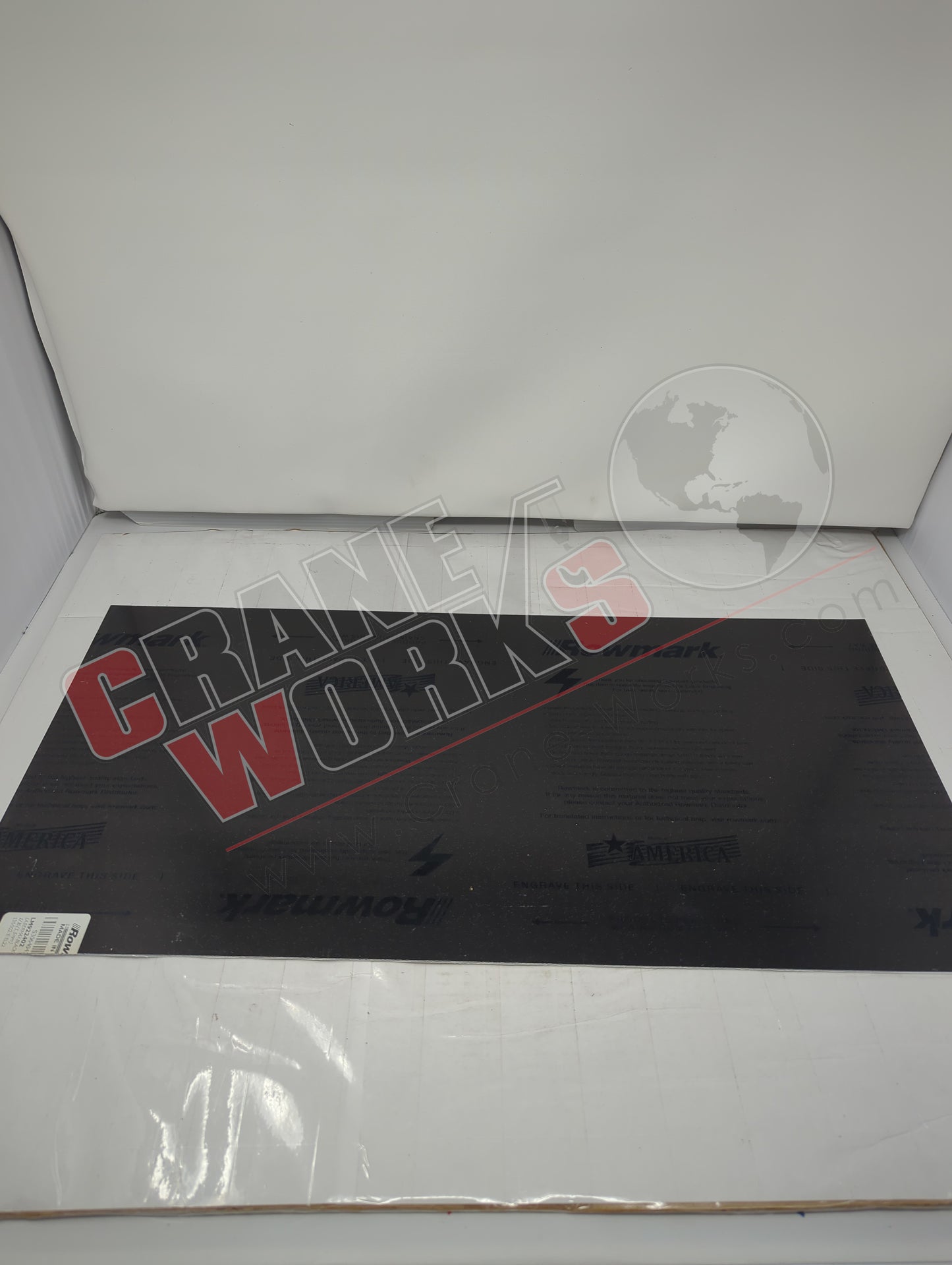 LM922-402 | New Plastic Engraving Plt (Black)