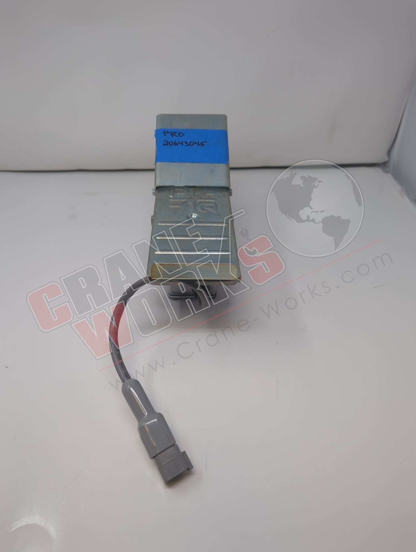 20643045 | New Bi Directional Pedal
