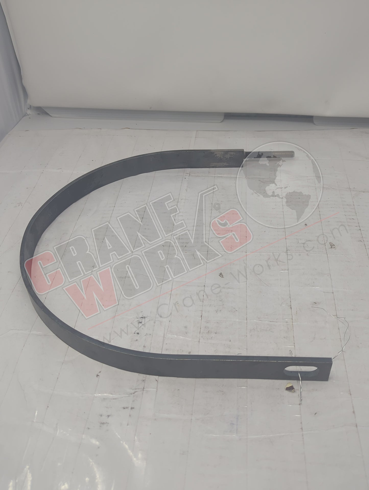 5002880.008 | New Strap Acetylene Tank