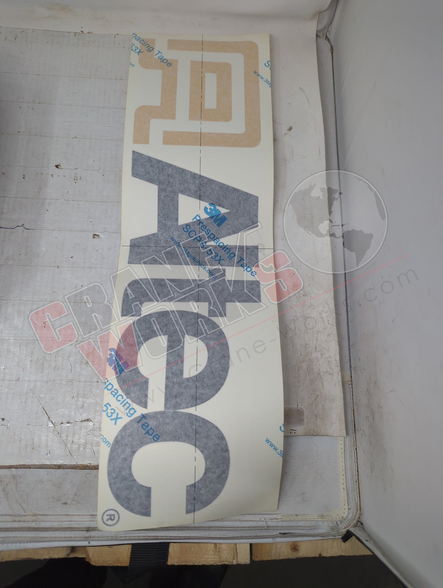 067000454 | New Placard Altec Lg Kiss Cut