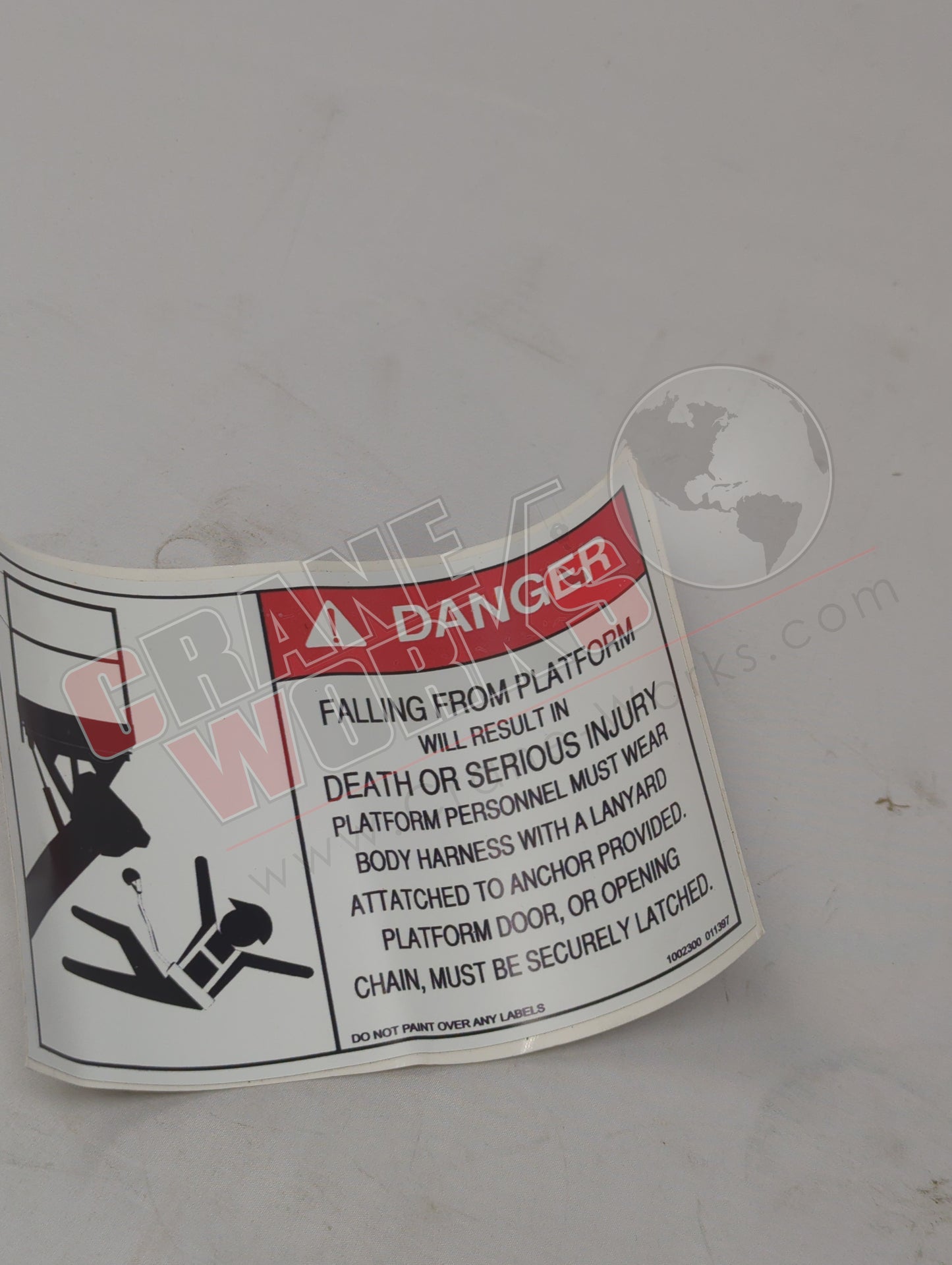 1002300 | New Danger Falling From Platform Decal