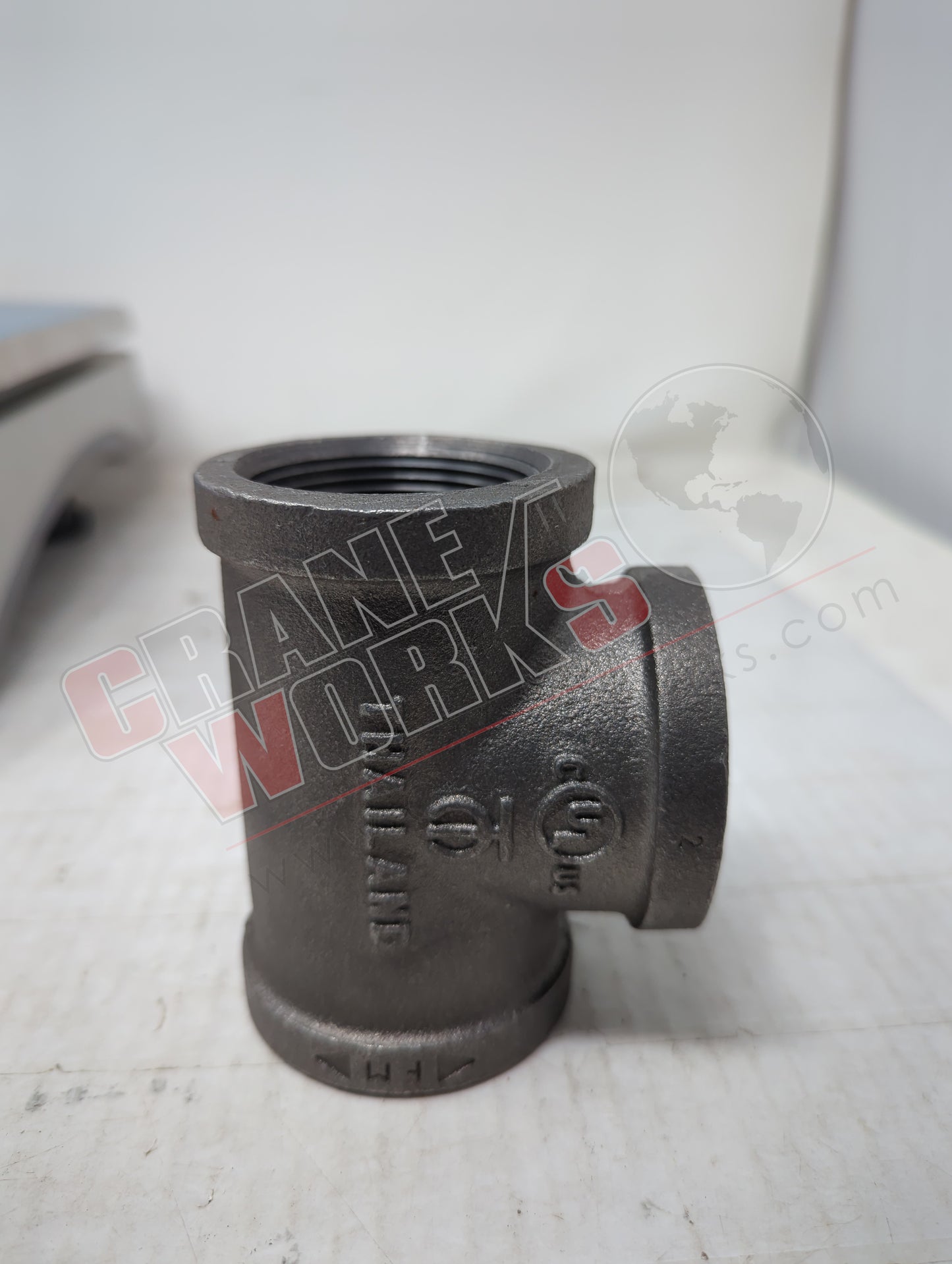 MT112F | New 1-1/2" Black Pipe Tee