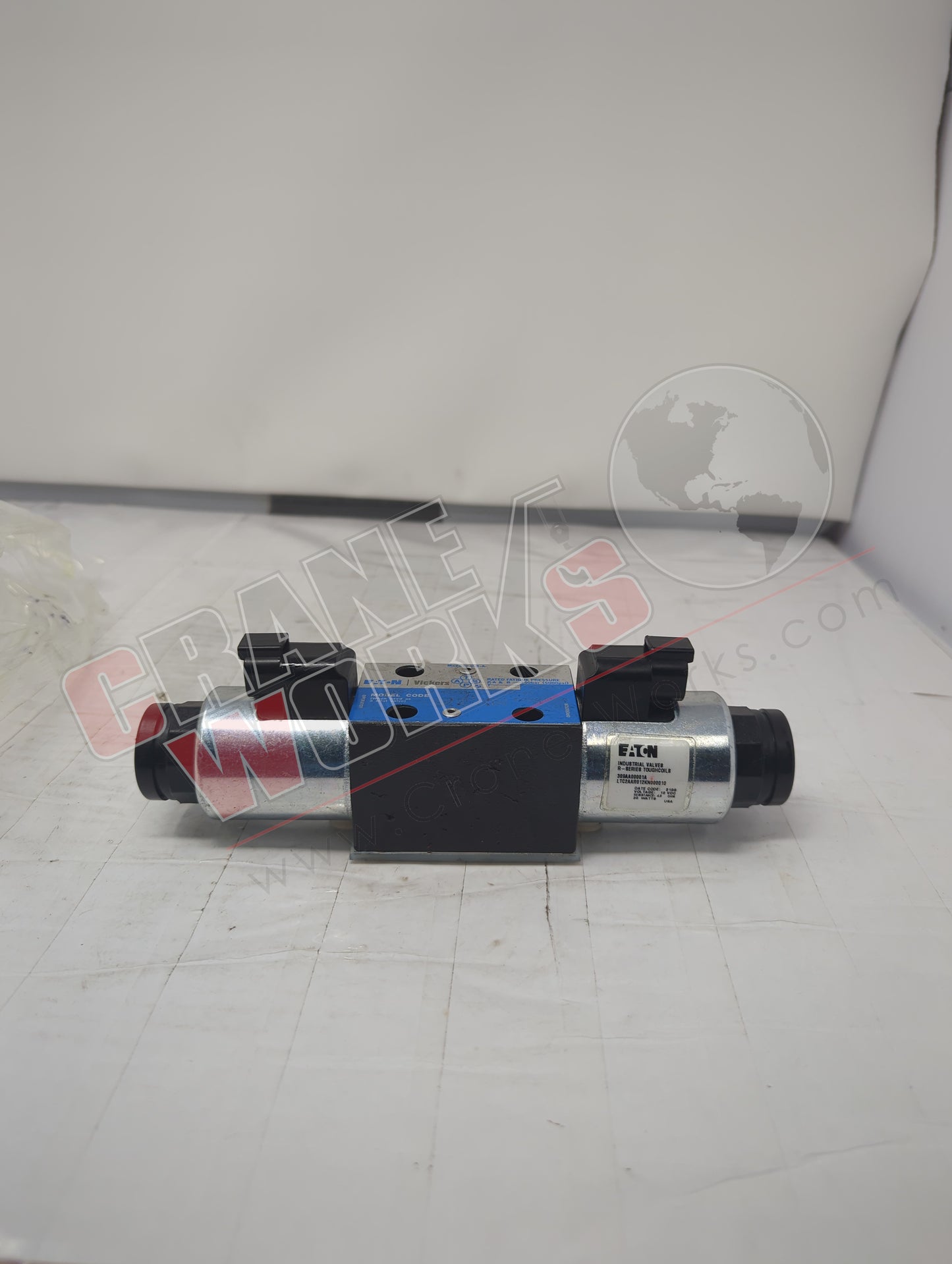 320989431 | New Valve, Do3 Stack Type, 4 Way, 3 Postion, Eaton