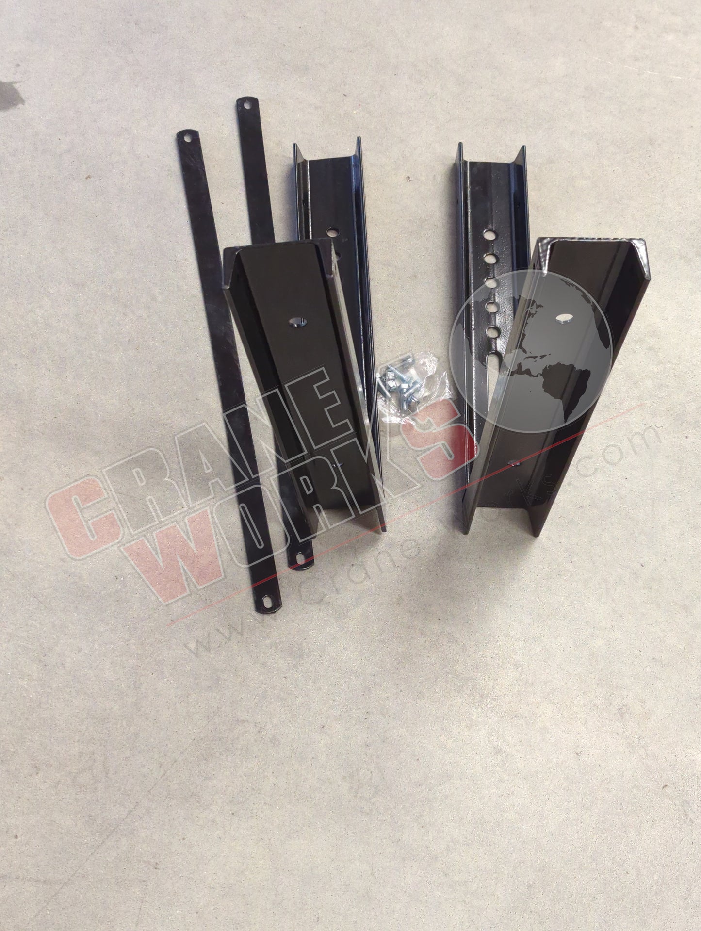 1701005B | New 18"X18" Bolted Mounting Brackets (Pair)