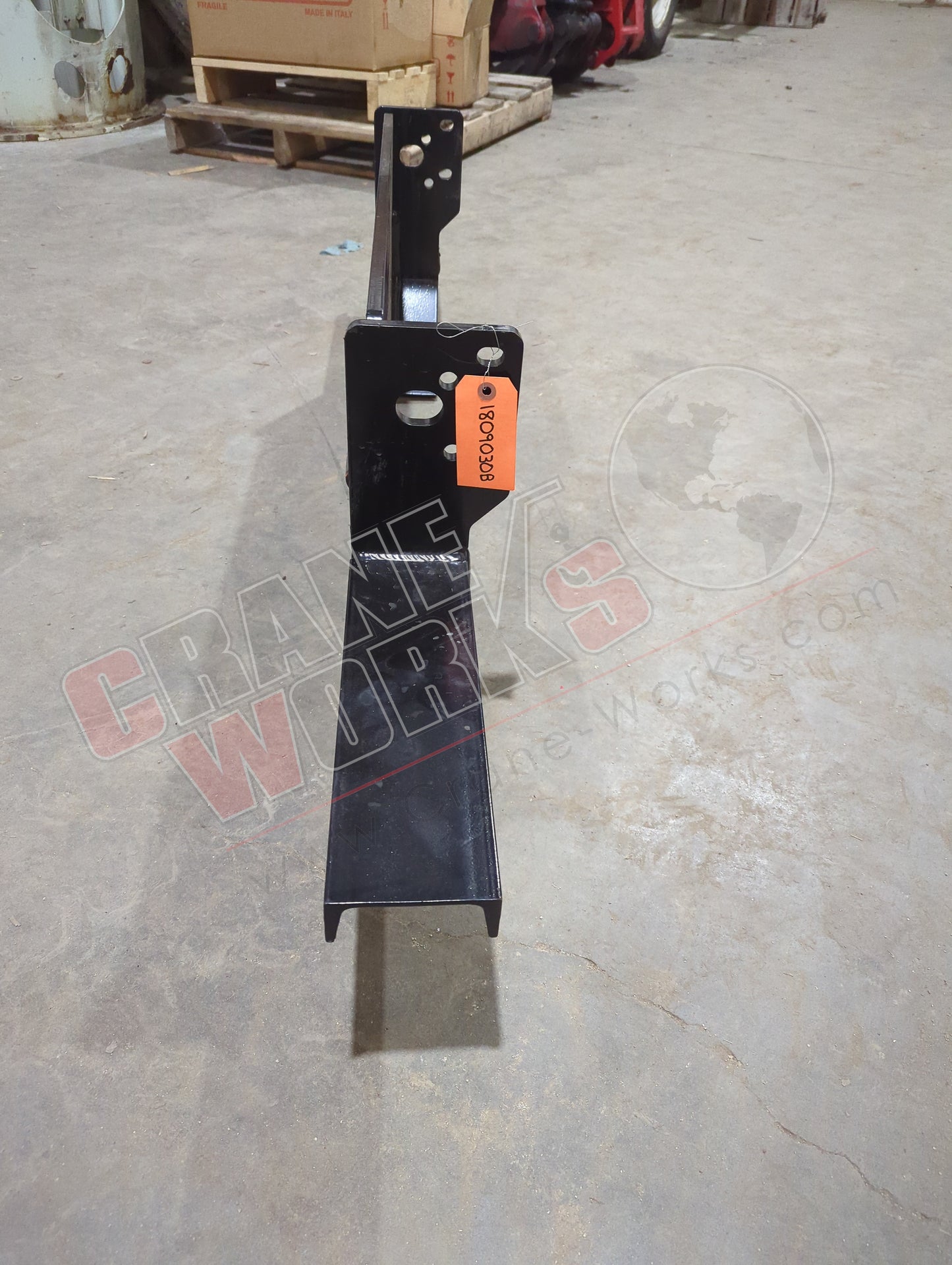 1809030B | New Hitch Plate