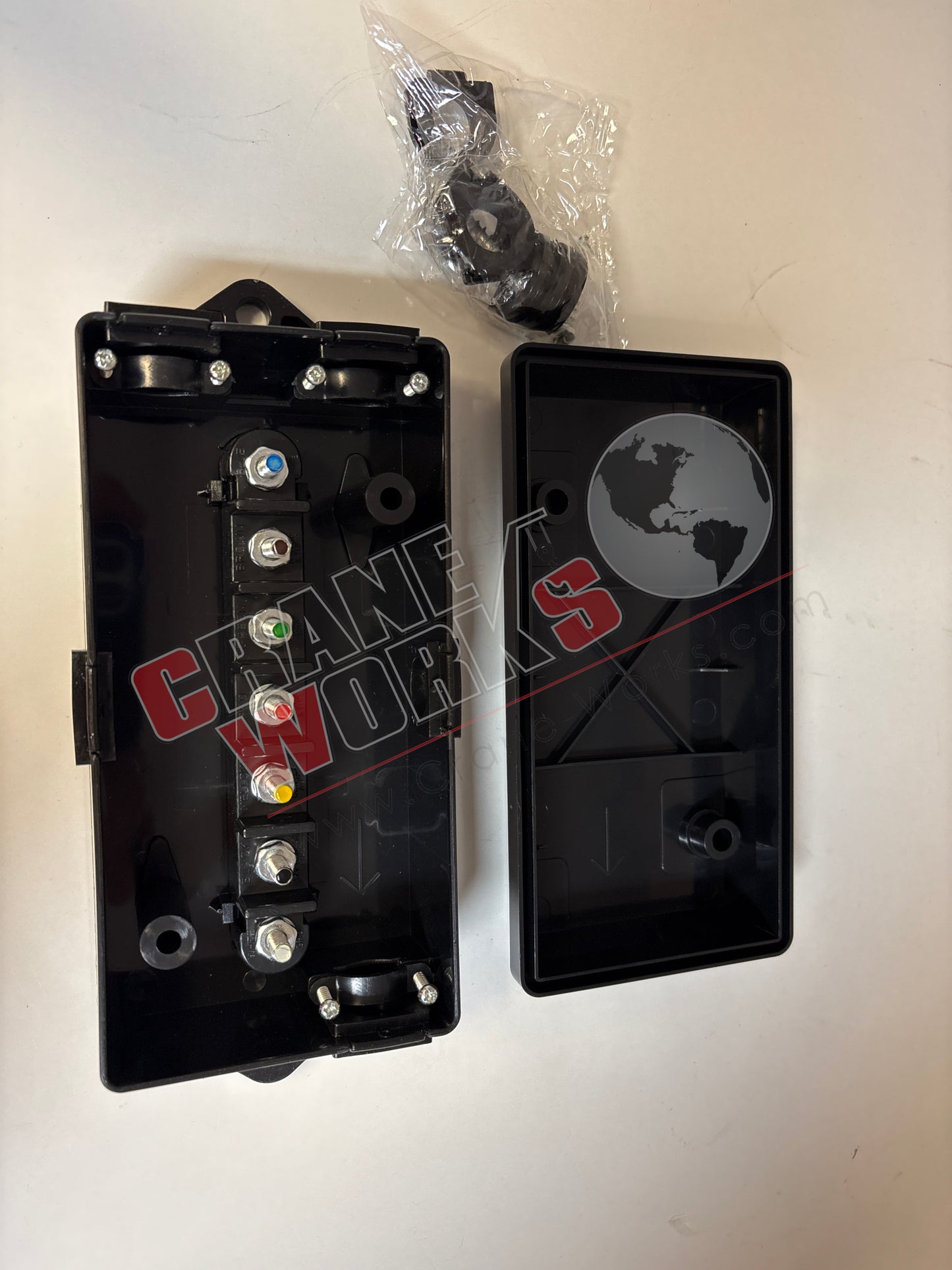 Picture of 3121, a New Junction Box, 7 Pin, Jb3100, angle 2.