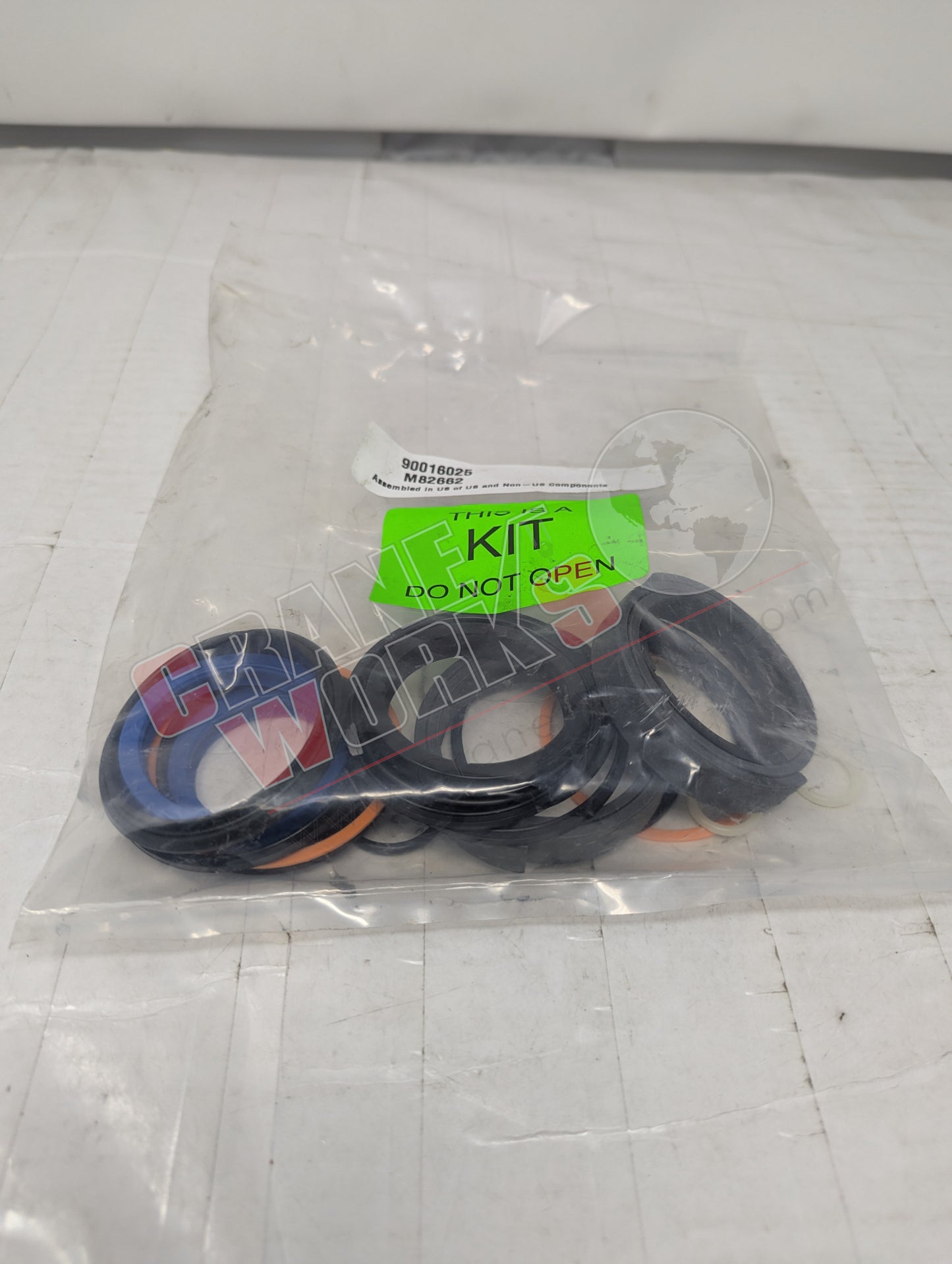 Picture of 90016025, a New O/R Extend Cylinder Seal Kit, angle 2.