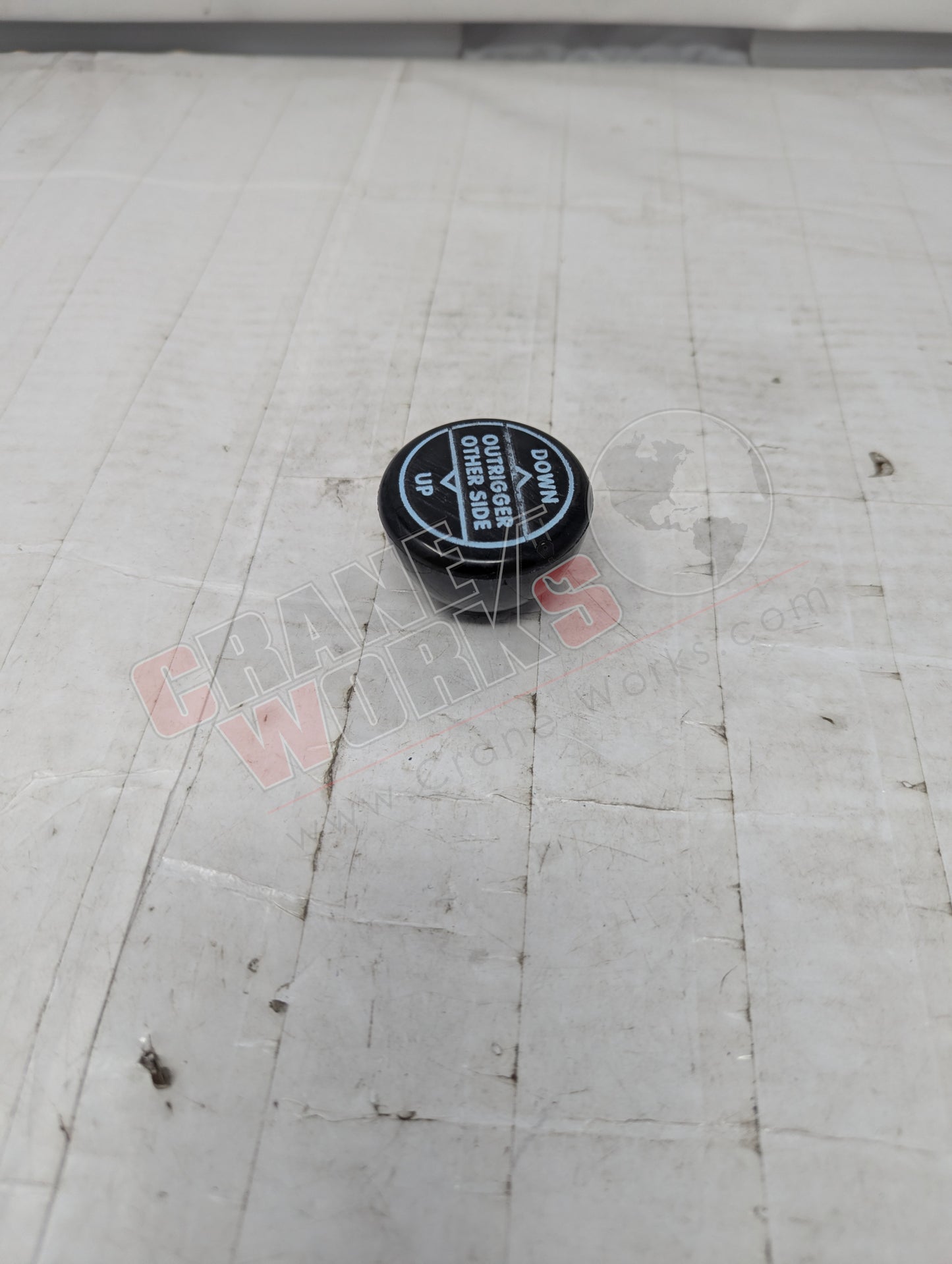 Picture of 901037, a New Knob - Control O/R Other Side, angle 3.