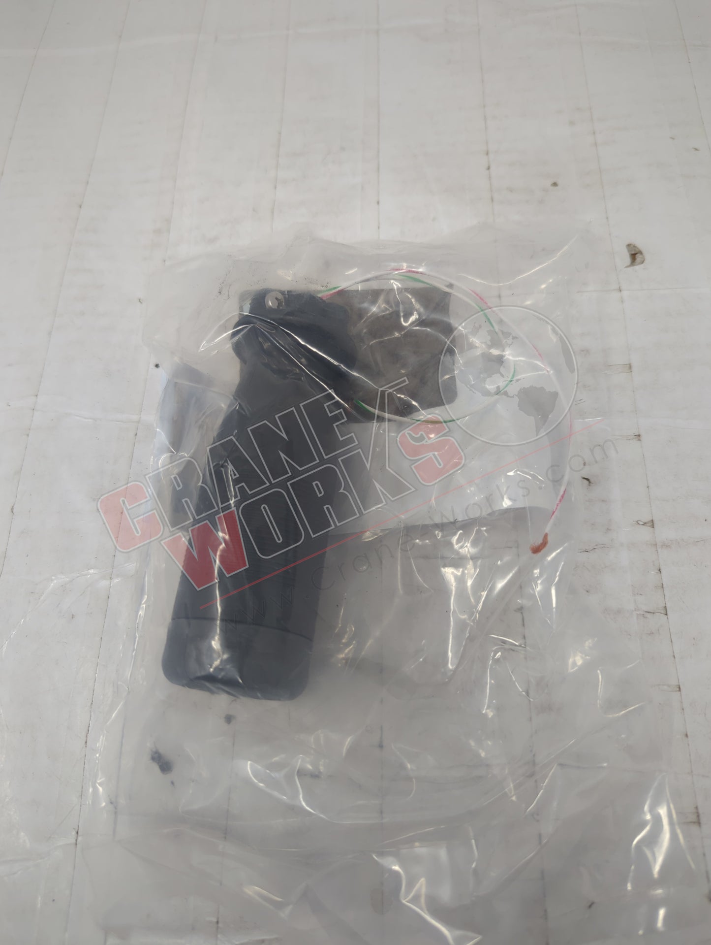 Picture of 9352100770, a New Handle Assy W/Thumper, angle 2.