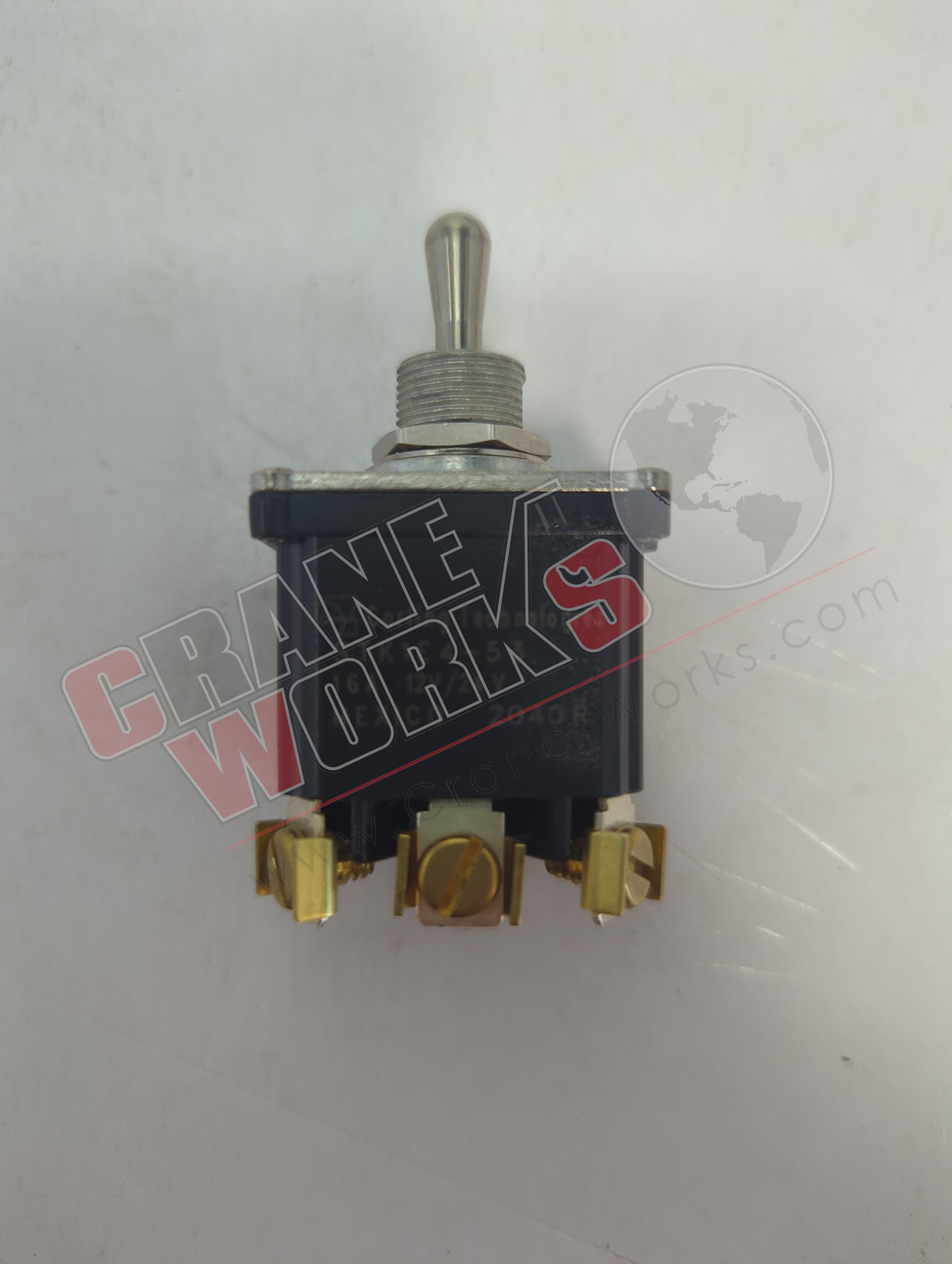 TS1193 | New Switch (On-Off-On)