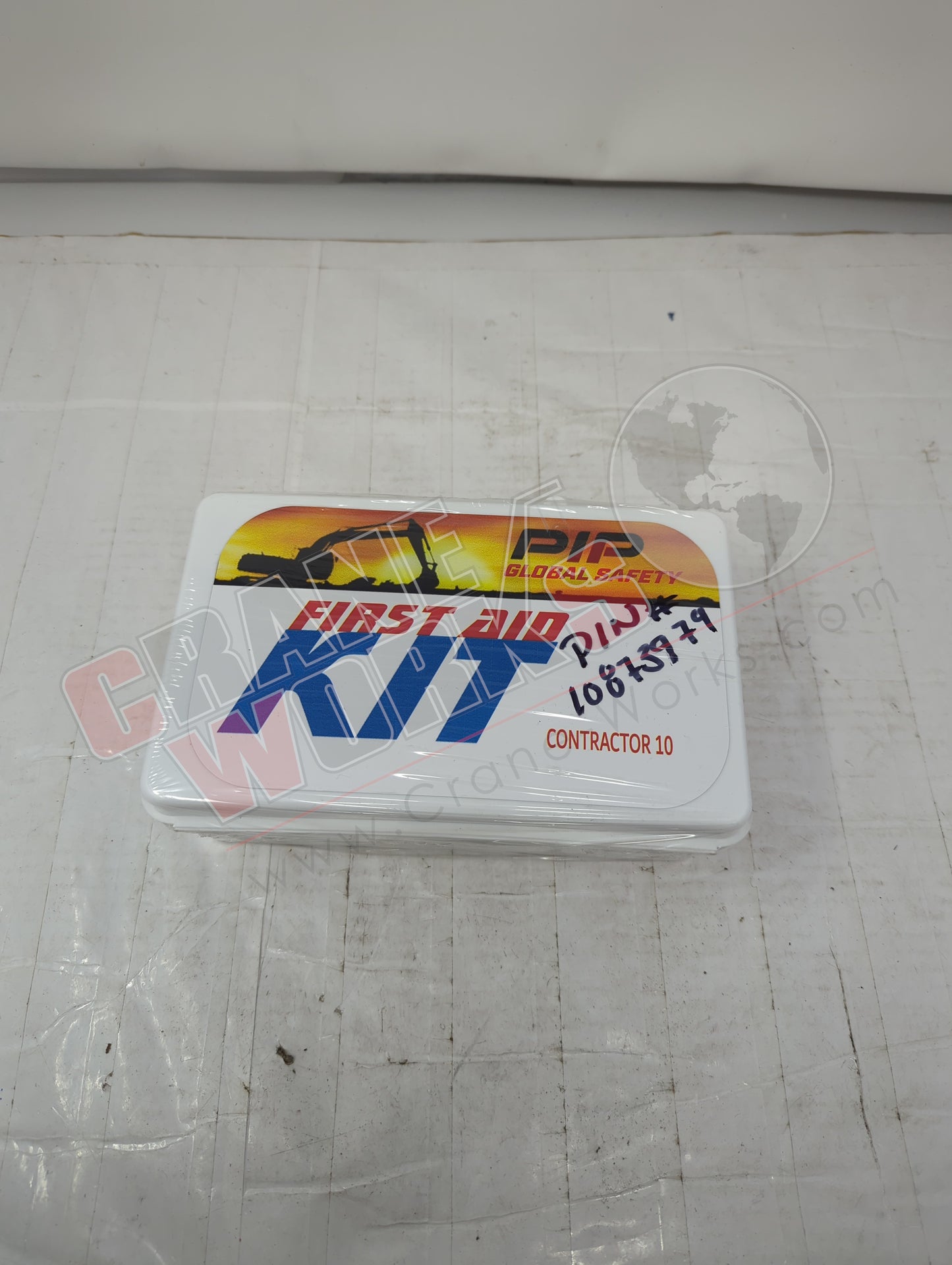 10873979 | New 10 Person First Aid Kit