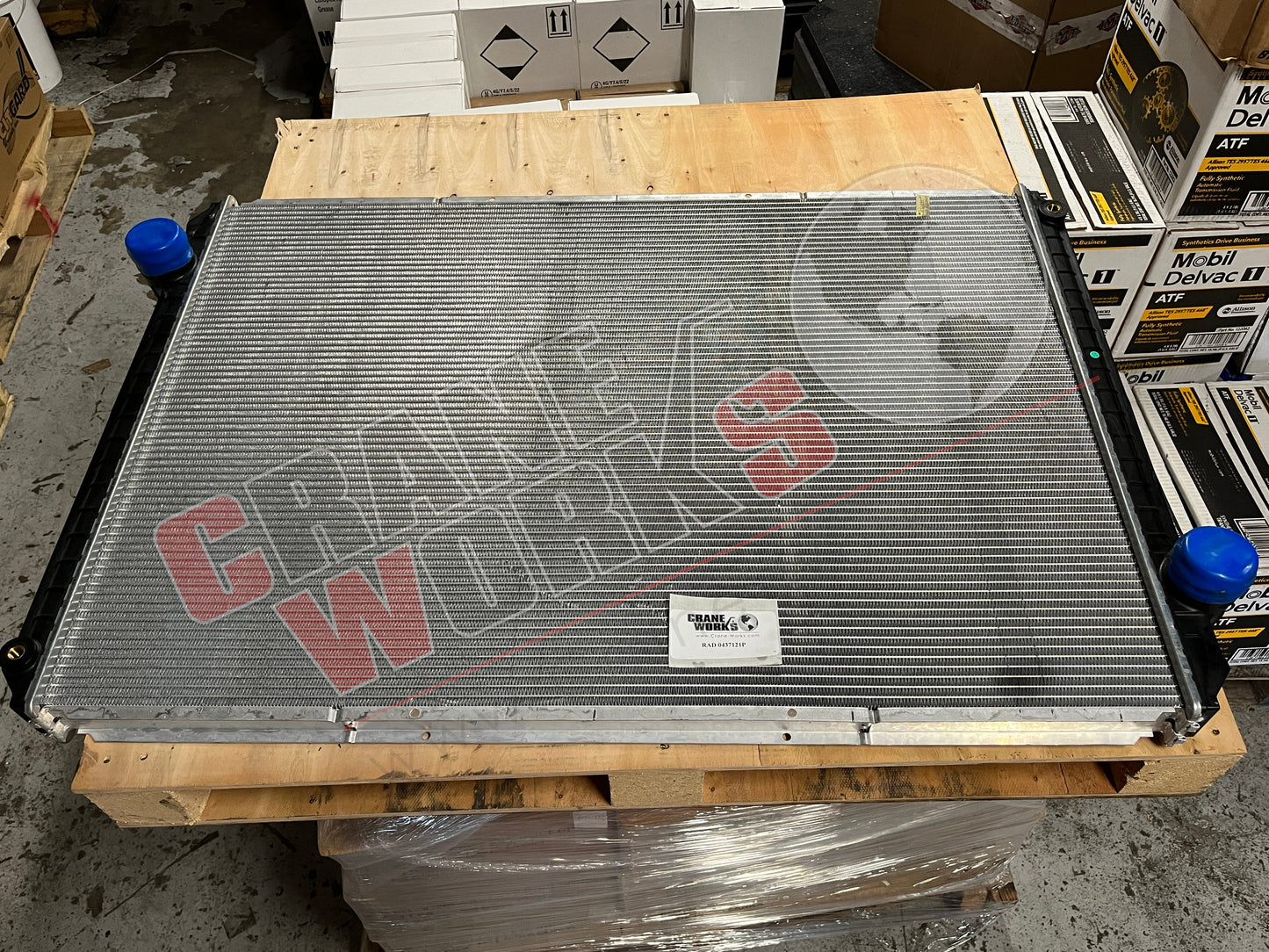 Picture of 0437121P, New Navistar Radiator.
