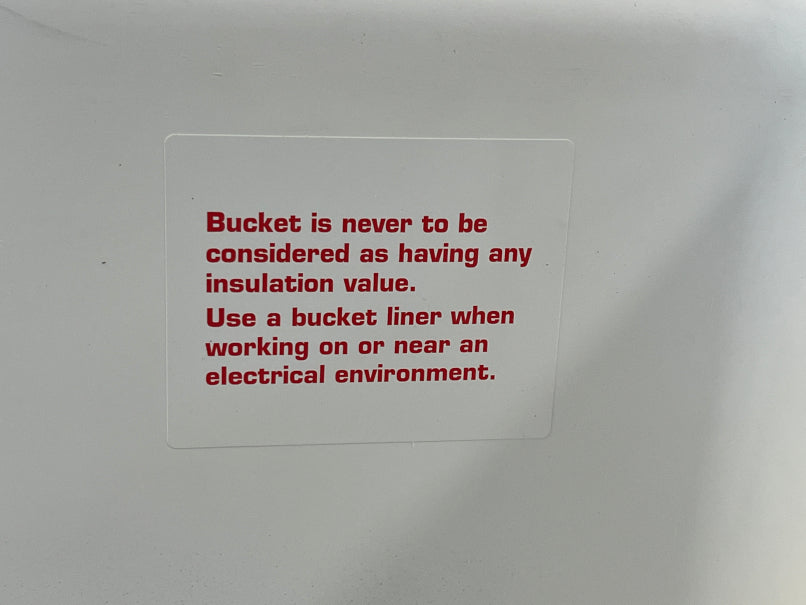Picture of 970180668, BUCKET 24X30X42 /15.75 CONTROL BOLT PATTERN.