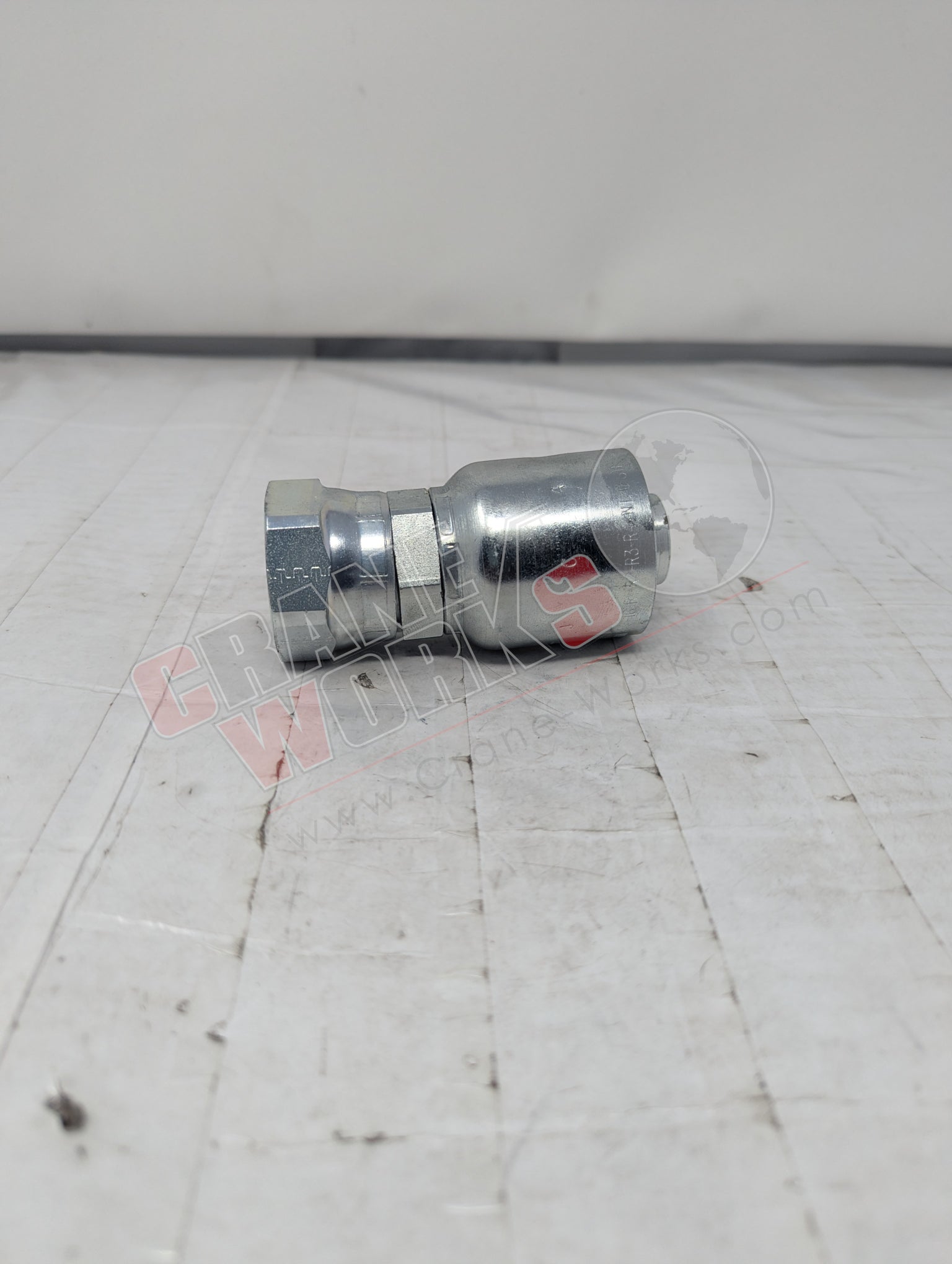 Picture of Kp80010, a  New 1" Tube X 1" Hose Fem Seal-Lok Swivel, angle 2.