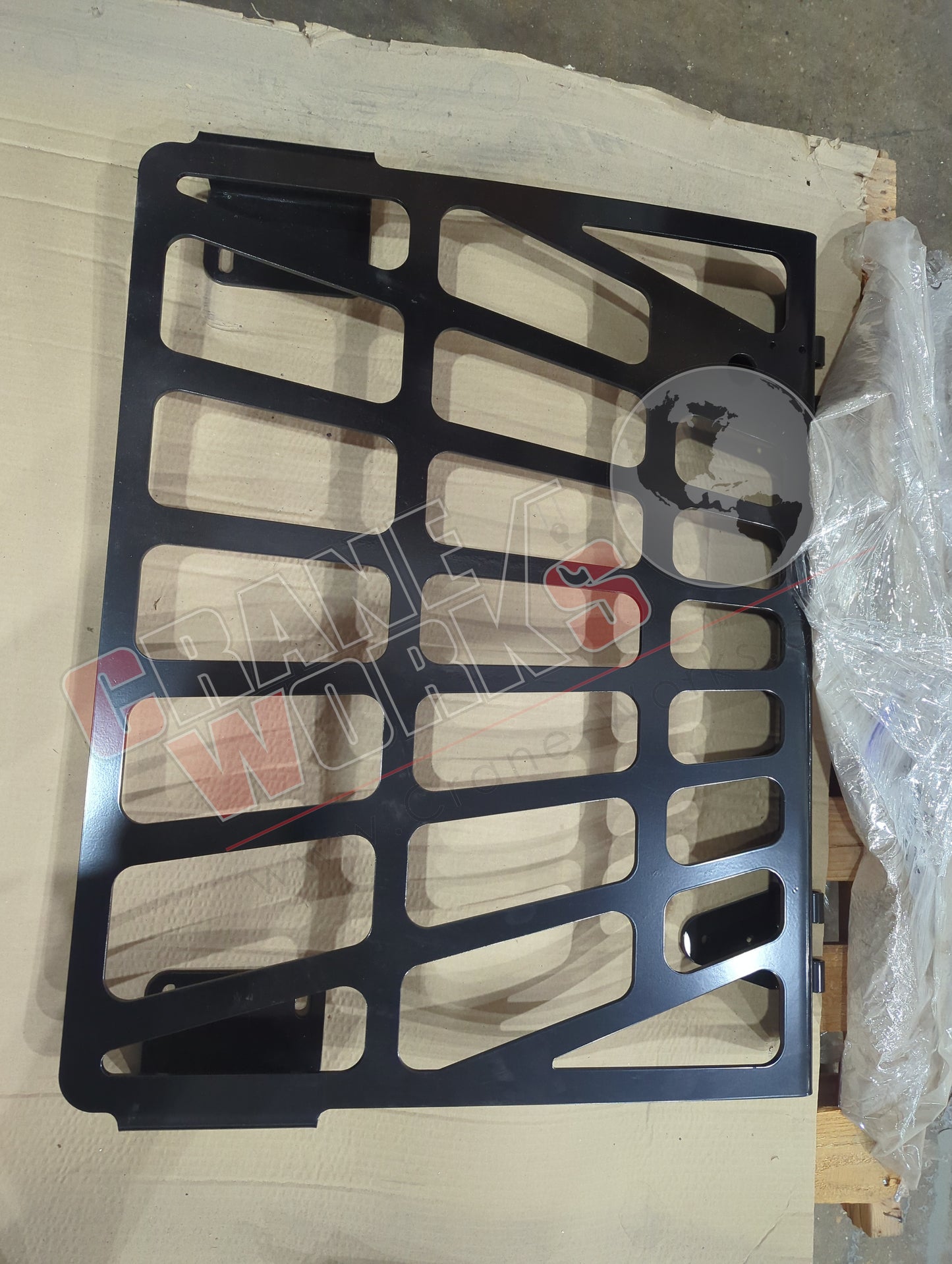 6609537 | New Upper Hatch Guard, New Cab