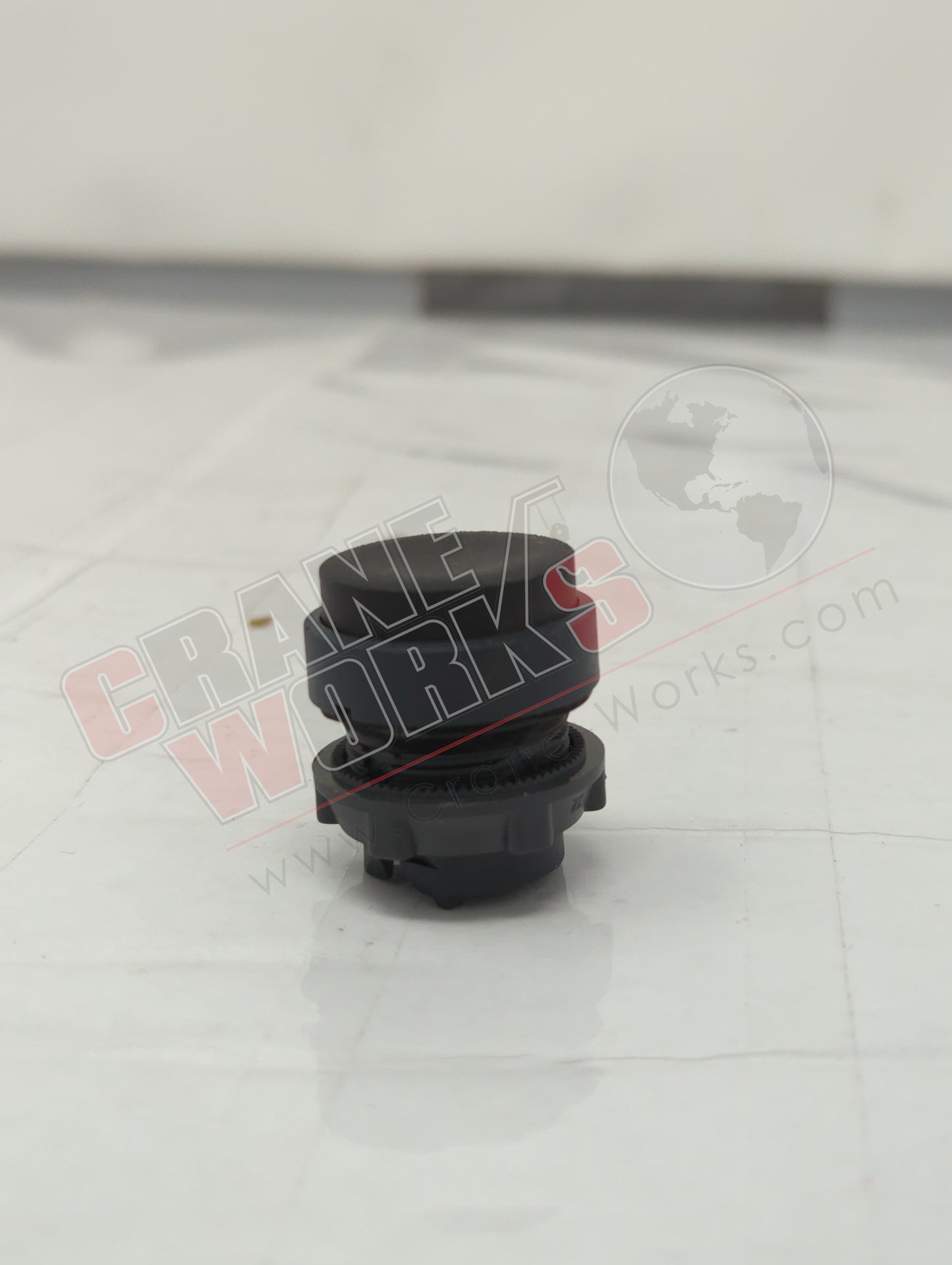 EEA2999 | New Press Button Black