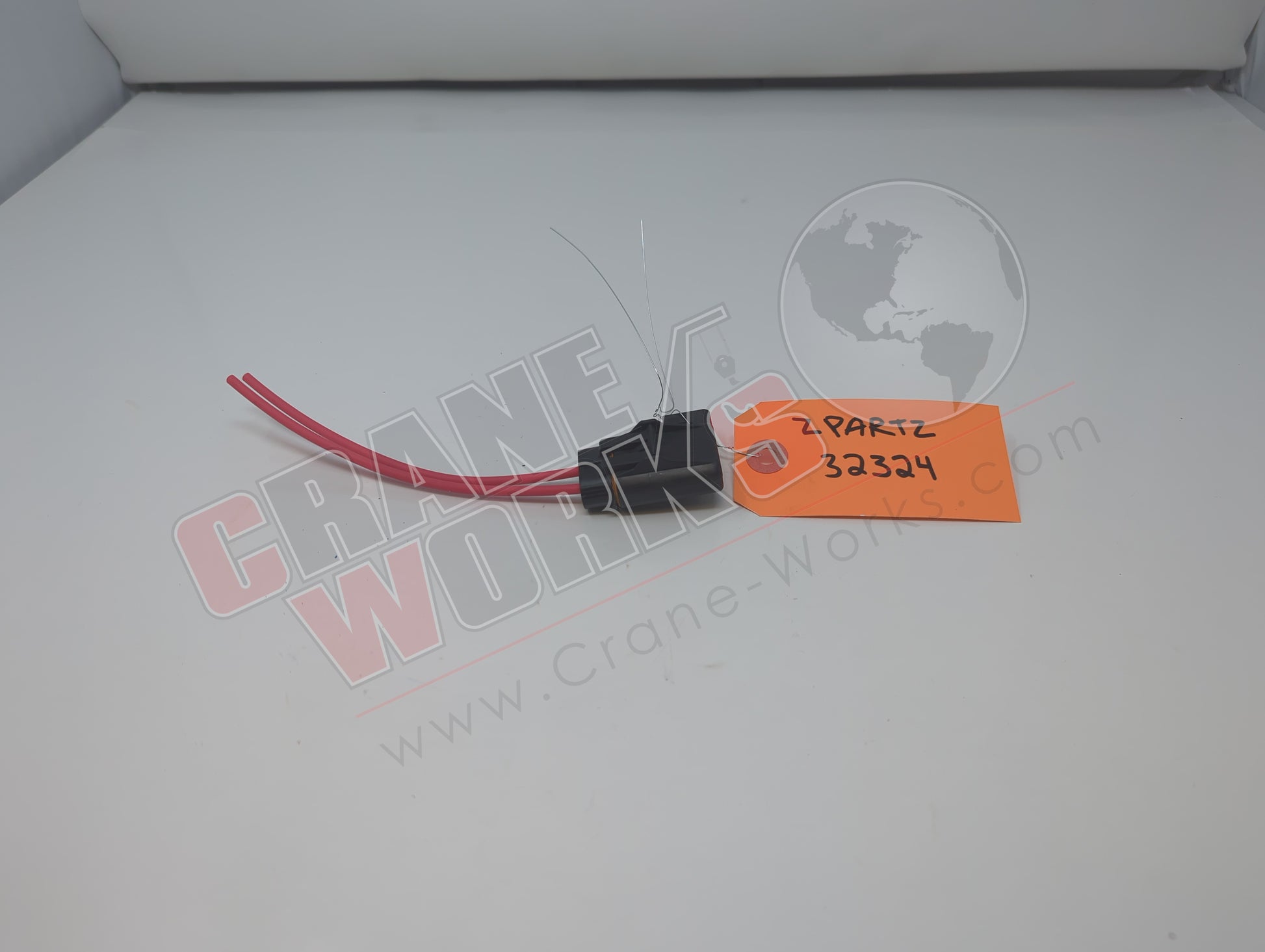 Picture of 32324, a  New Fuse Holder Without Fuse, angle 2.