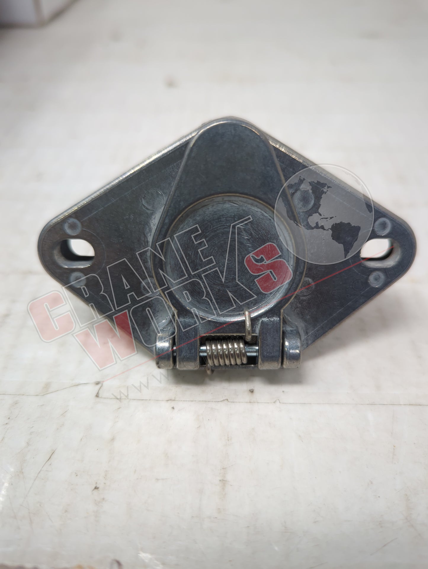 Picture of 402S, a  New 4 Pin Round Female Connector, angle 2.