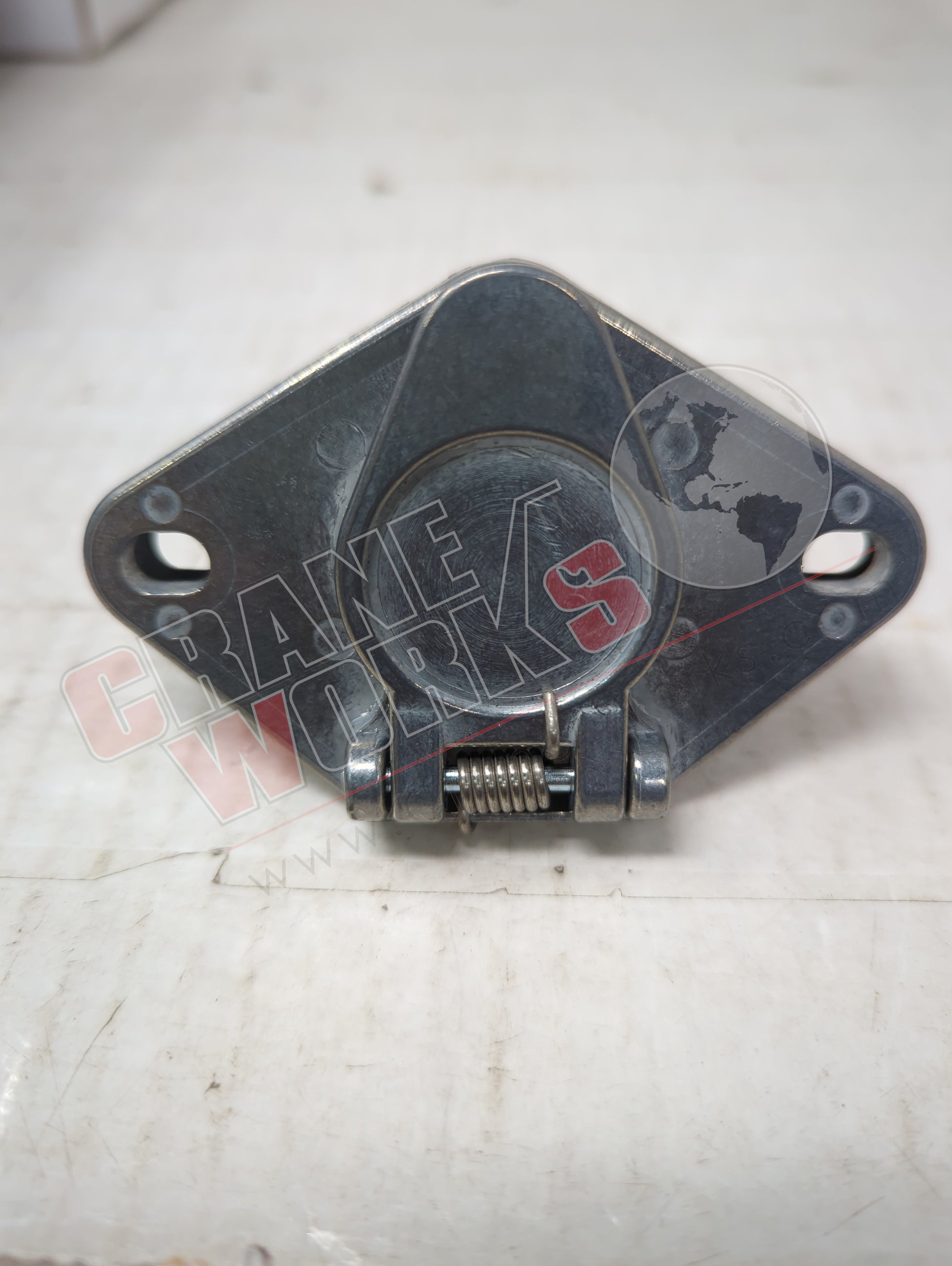 Picture of 402S, a  New 4 Pin Round Female Connector, angle 2.