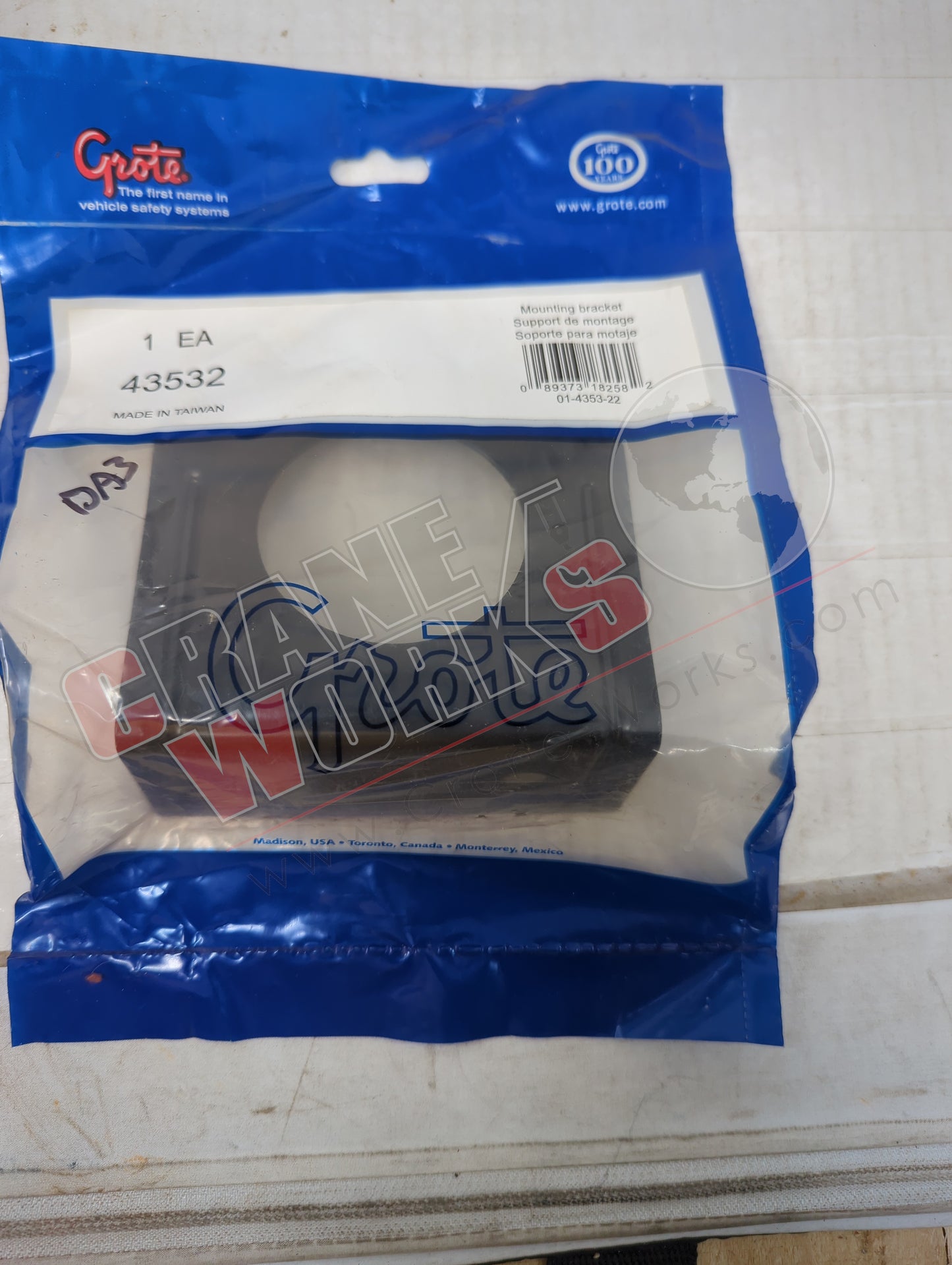 43532 | New 2.5" Marker Light Bracket