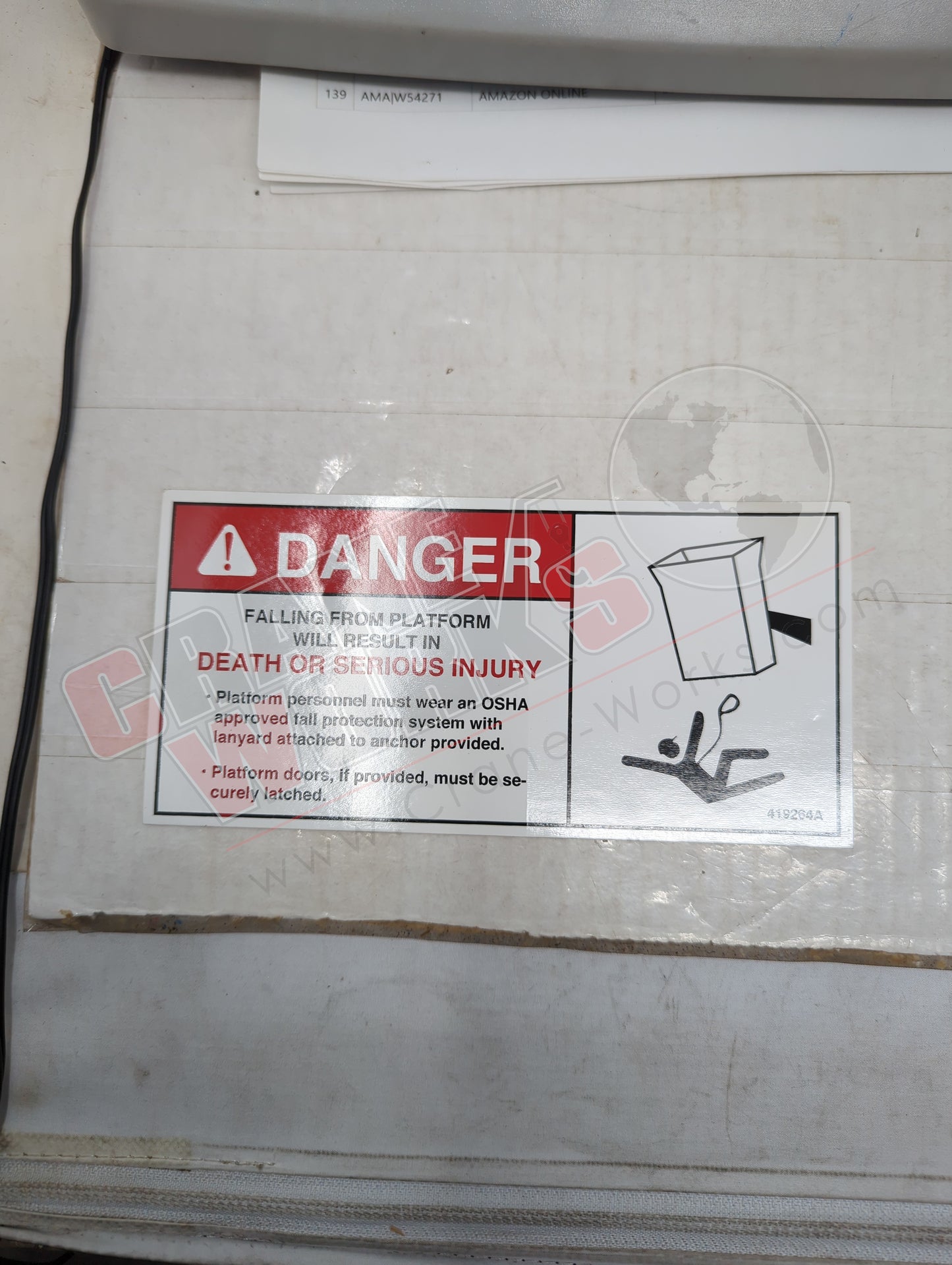 419264TU | New Decal Falling From Platform