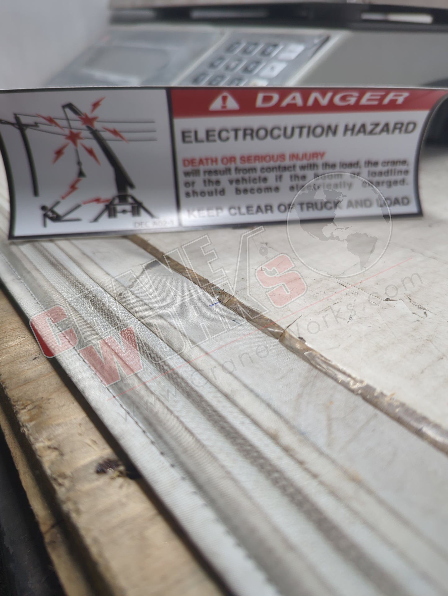 A02-1 | New Electrocution Hazard Str Boom