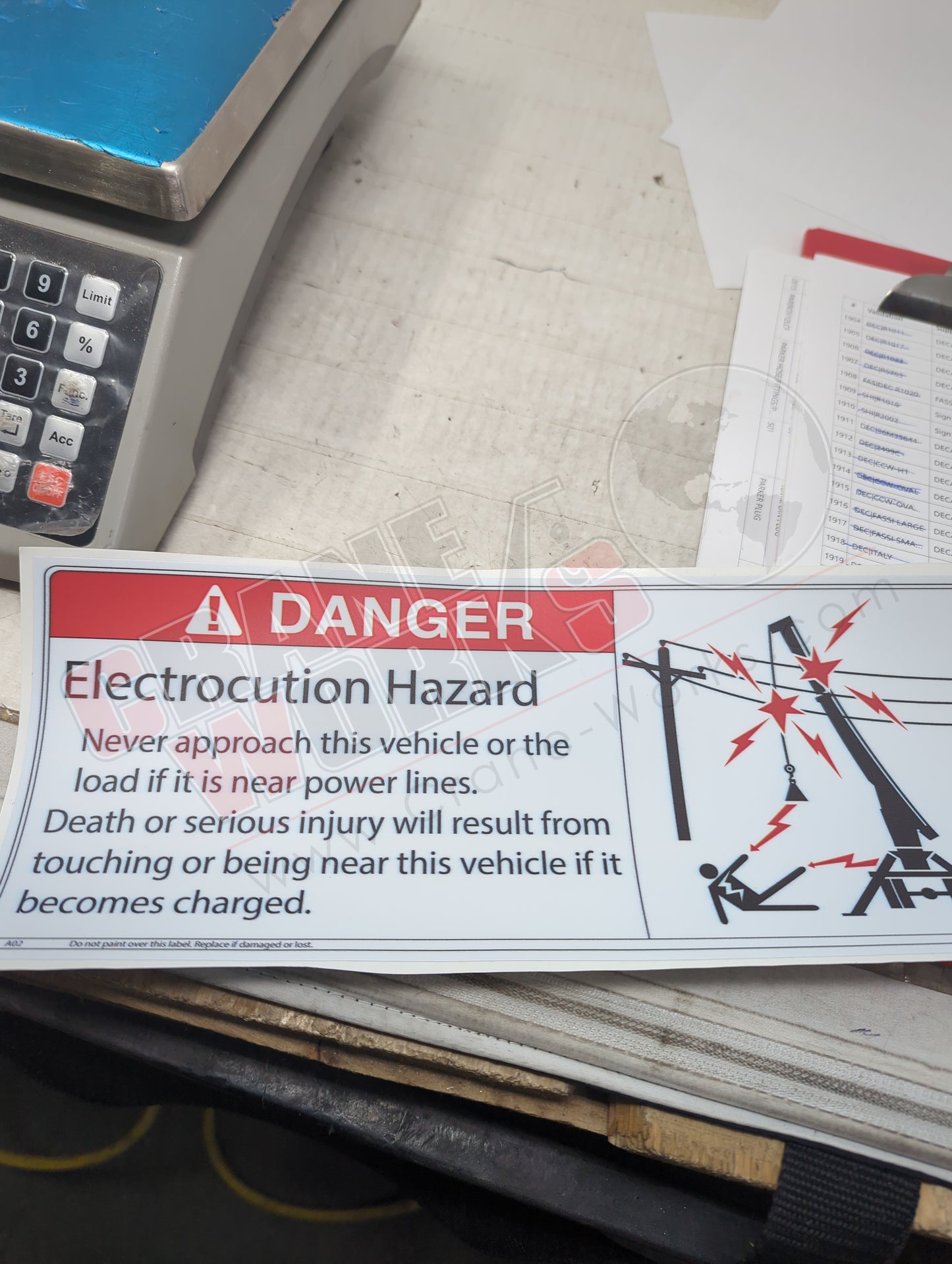 A02 TELESCOPIC | New Electrocution Hazard 12"X5" Telescopic