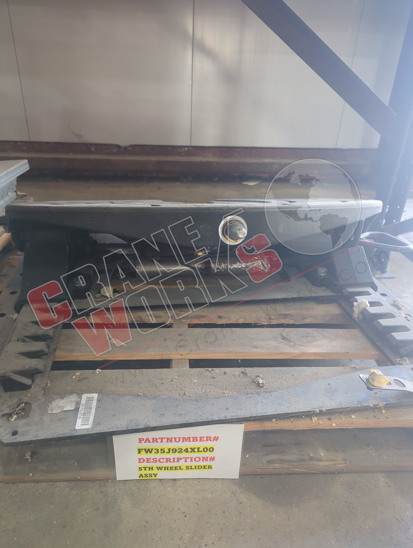 FW35J924XL00 | New 5Th Wheel Slider Assy