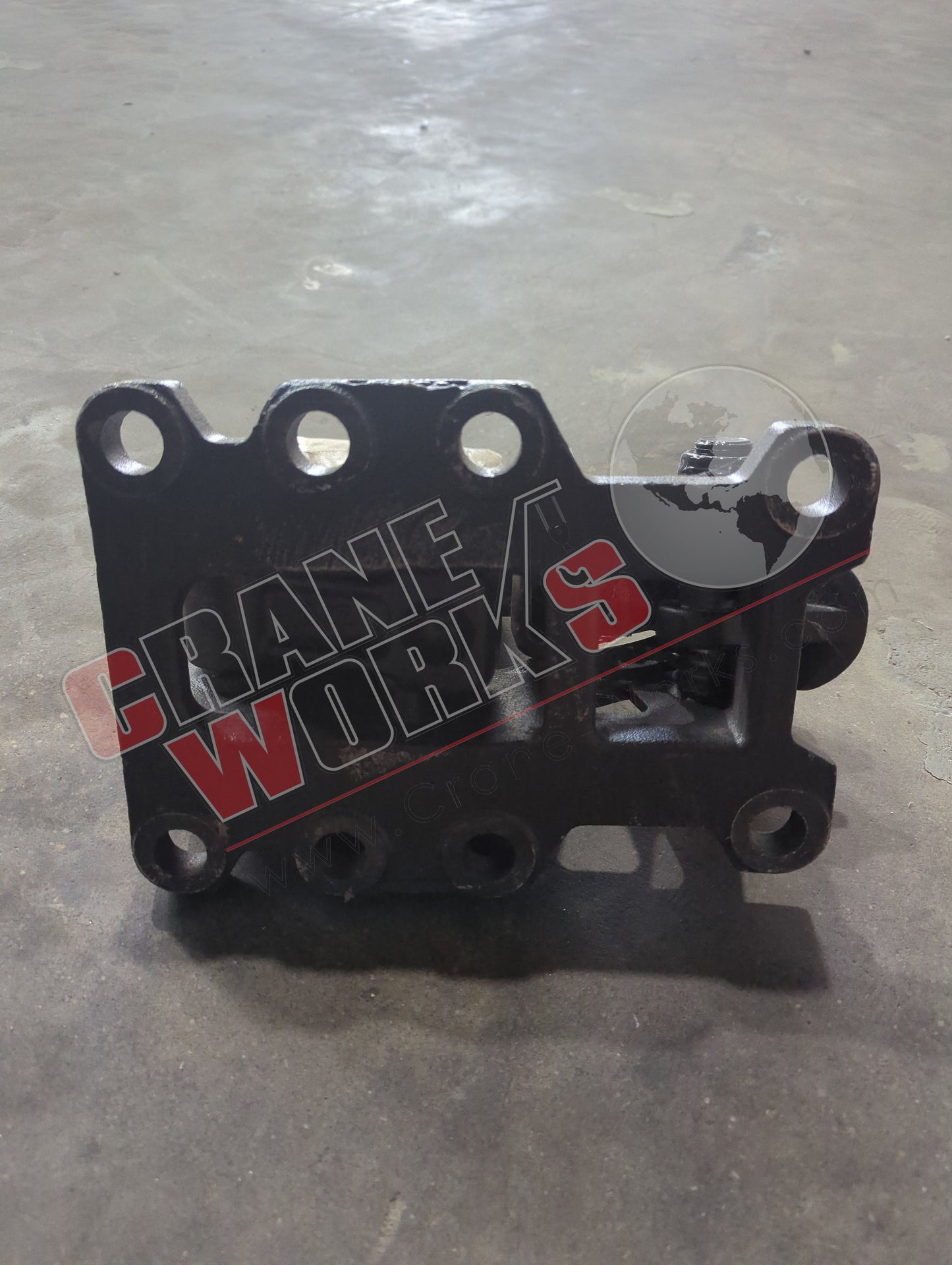 10004715 | New Pintle Hitch Kit (2400A)