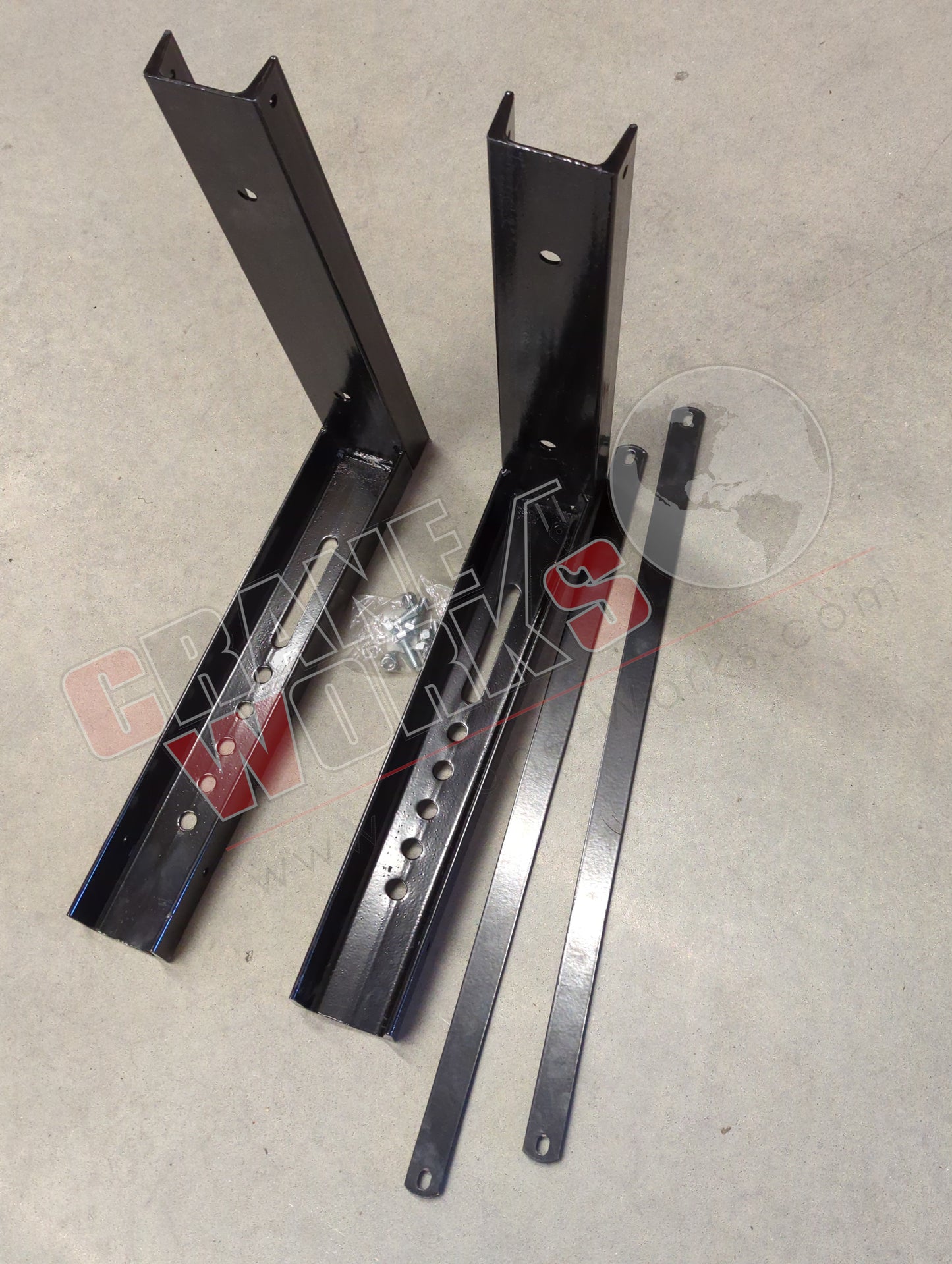 1701005B | New 18"X18" Bolted Mounting Brackets (Pair)