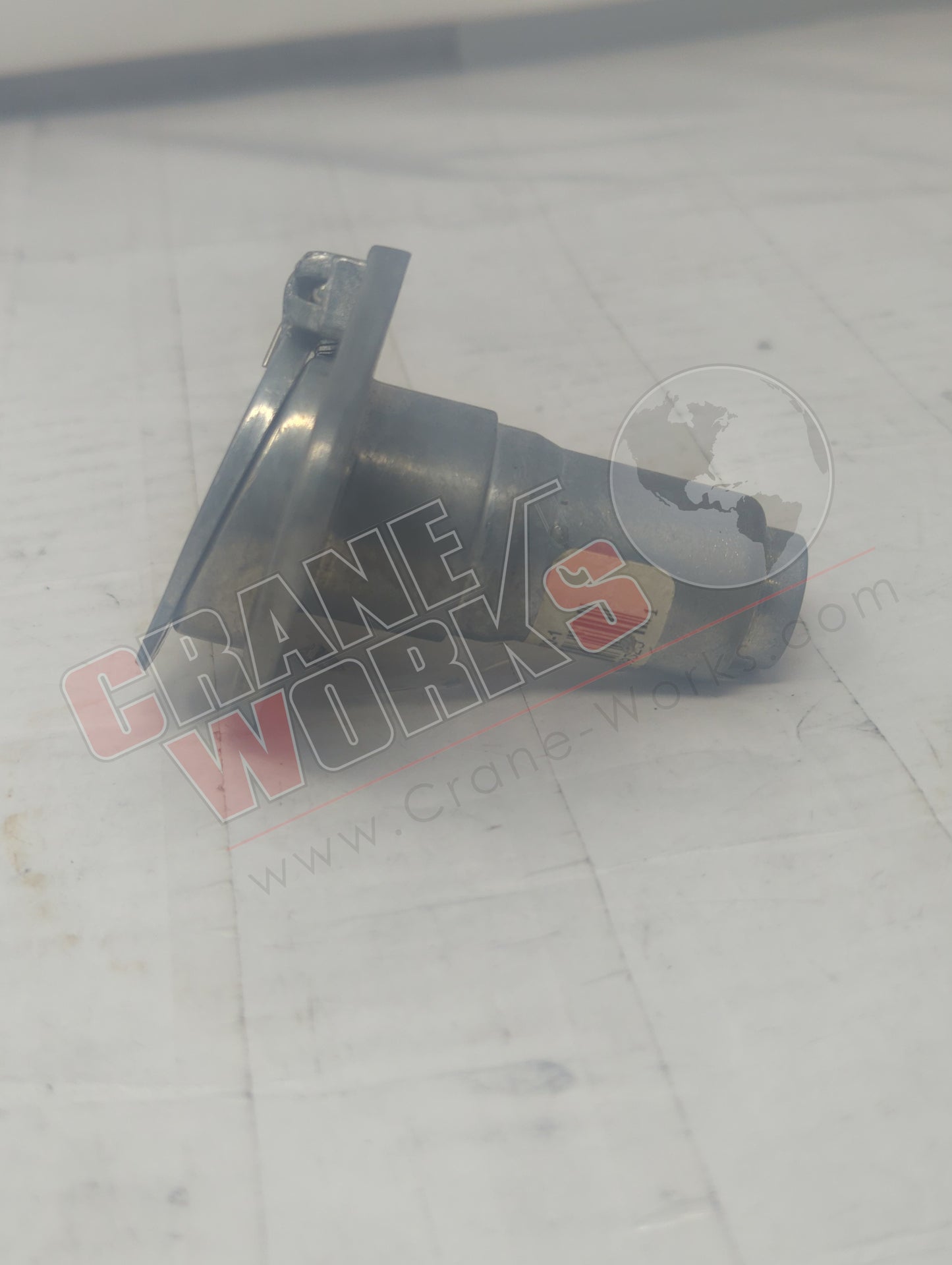 15-600 | New 6 Way Trailer Socket