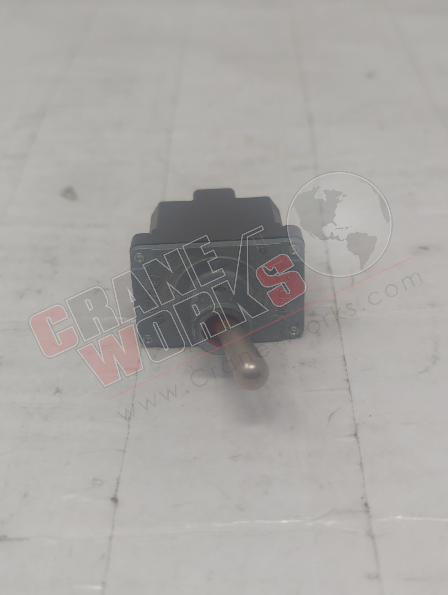 AE642-2184 | New +2Nt1-3 Moment Toggle Switch 15A 2Pos (70120173)
