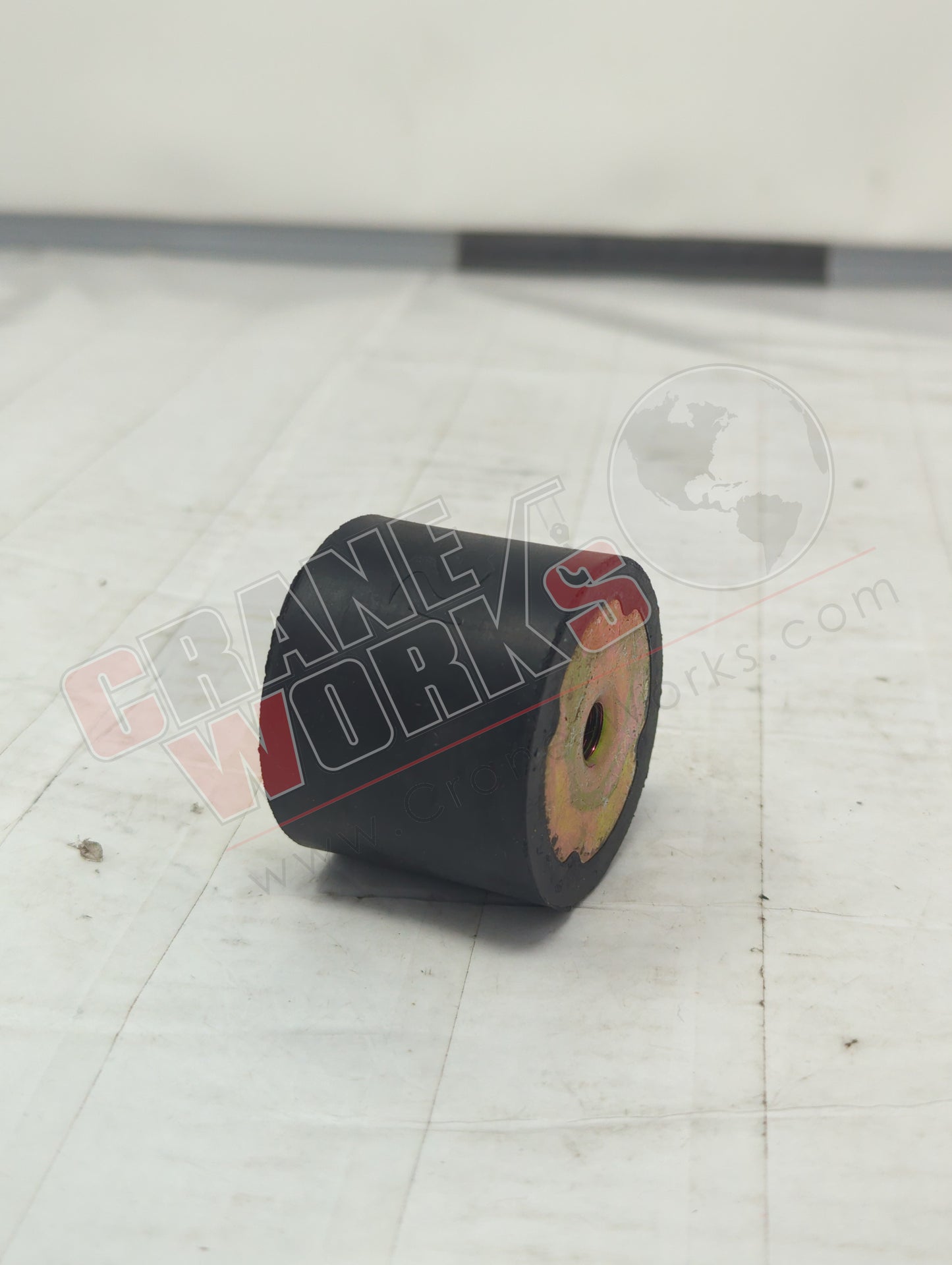 2NPD5 | New 3/8 Female Vib Isolator 165Lb