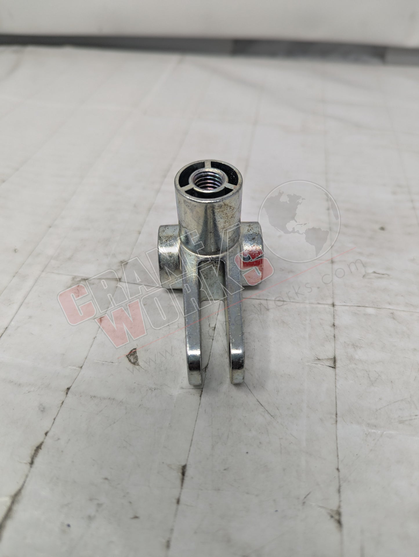 Picture of 131013000, a  New Lever Link, angle 2.