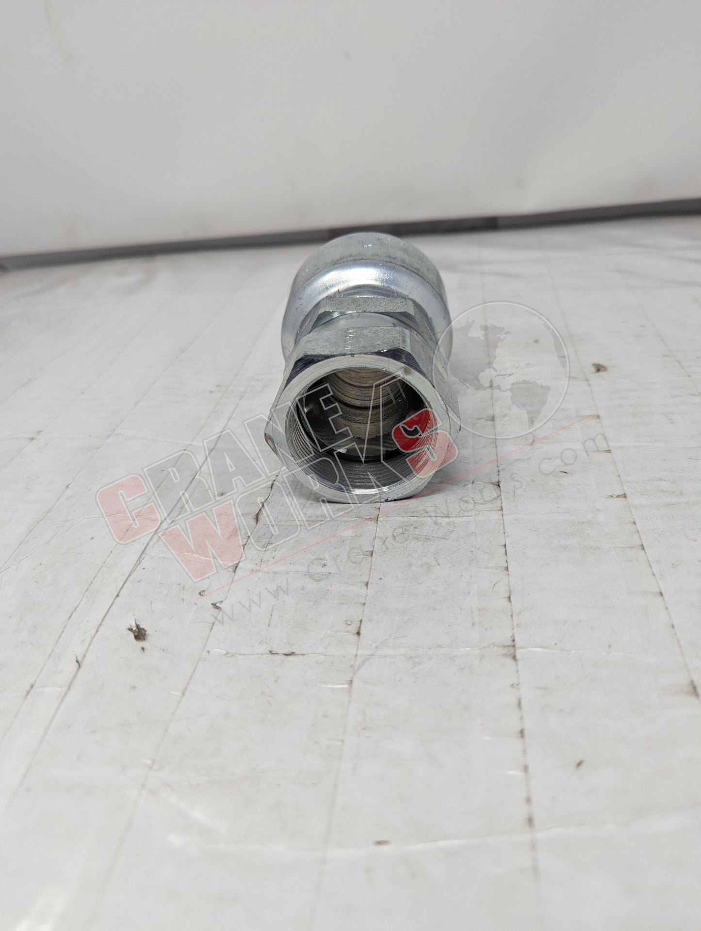 Picture of 10643-24-24, a  New 1-1/2"Hse Id X 1-1/2"Tube, Fem Swvl (10643-24-24), angle 2.