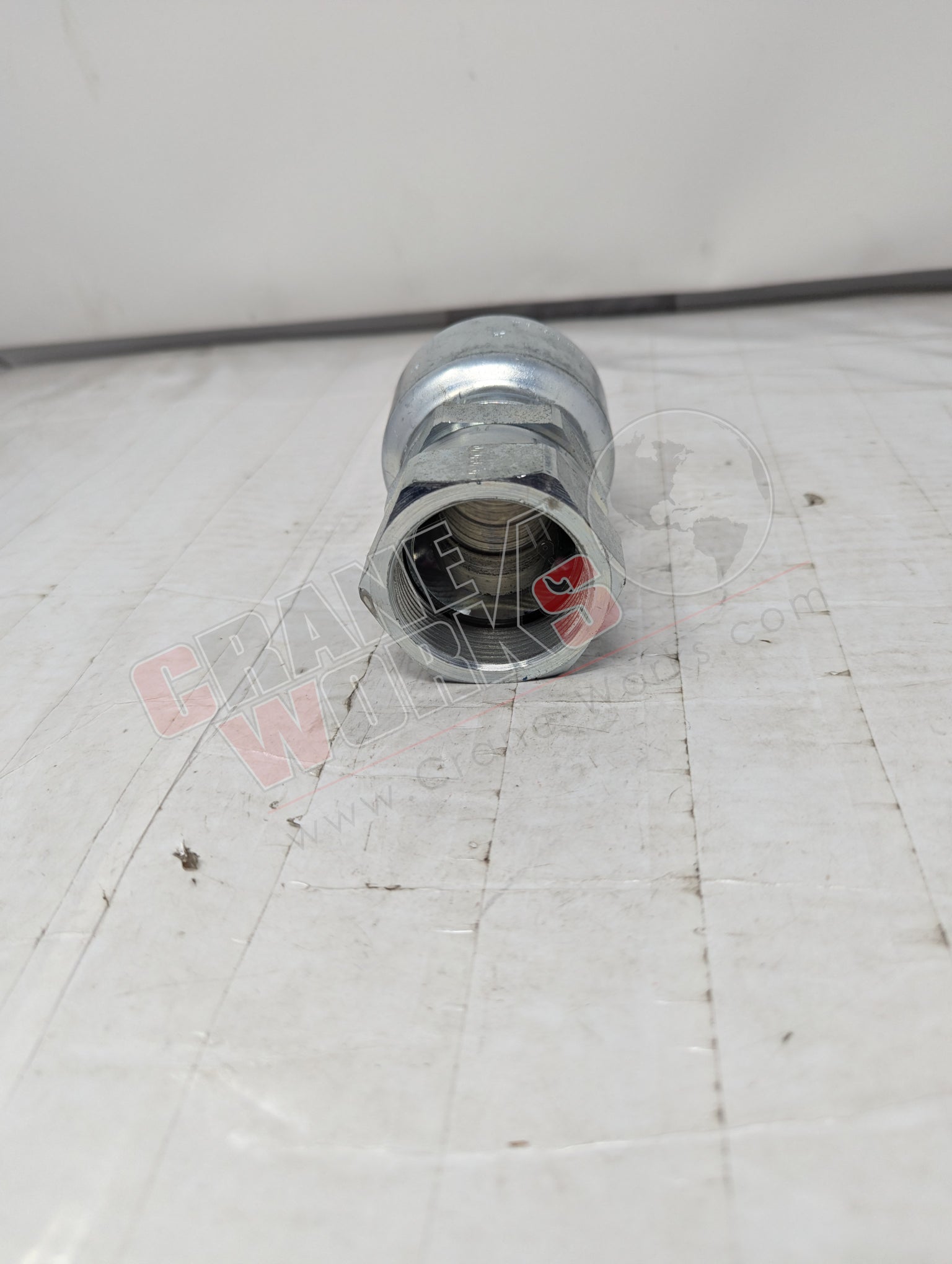 Picture of 10643-24-24, a  New 1-1/2"Hse Id X 1-1/2"Tube, Fem Swvl (10643-24-24), angle 2.