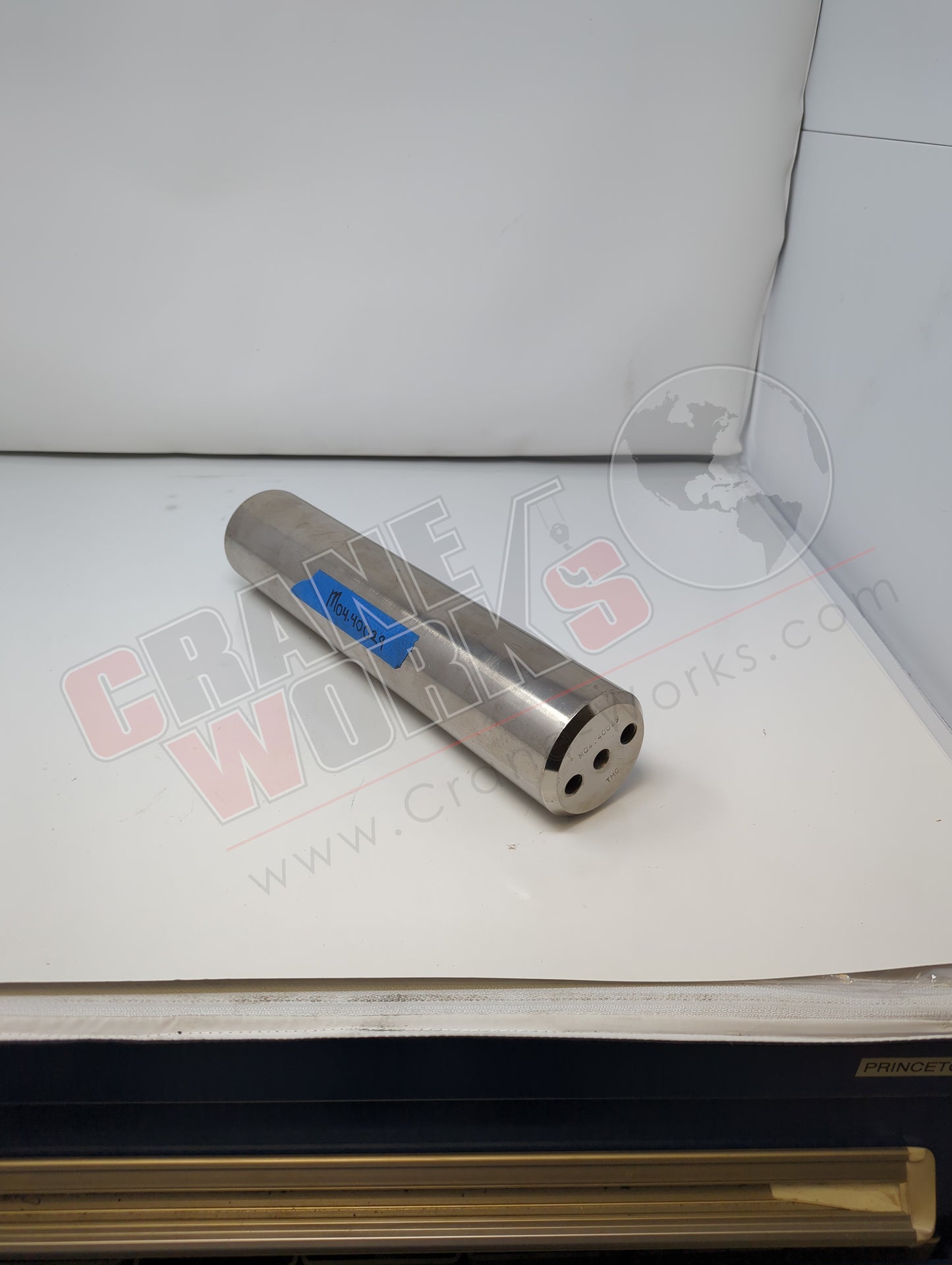 M04.40029 | New Pin; Outrigger Mounting