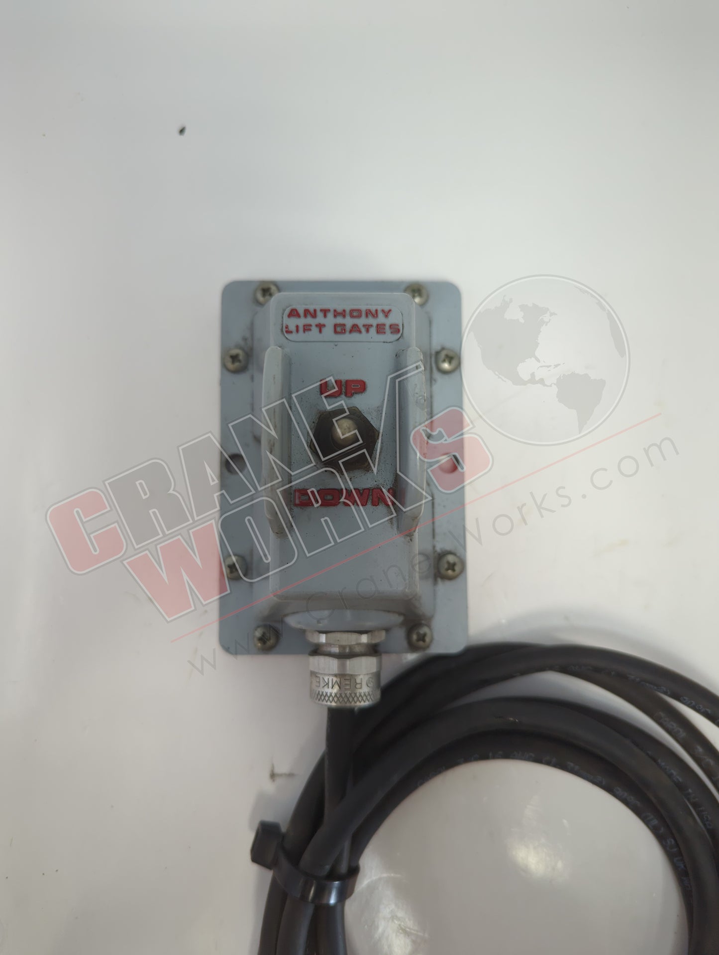 ATU-393 | New Switch, Lift Gate