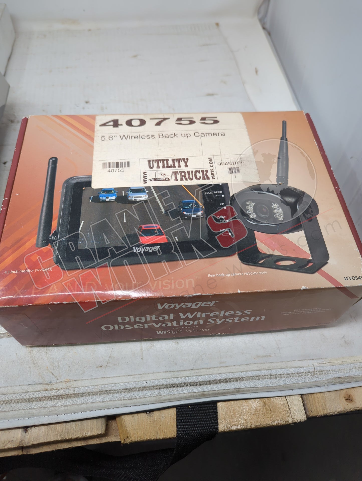 40755 | New Light, Backup Camera