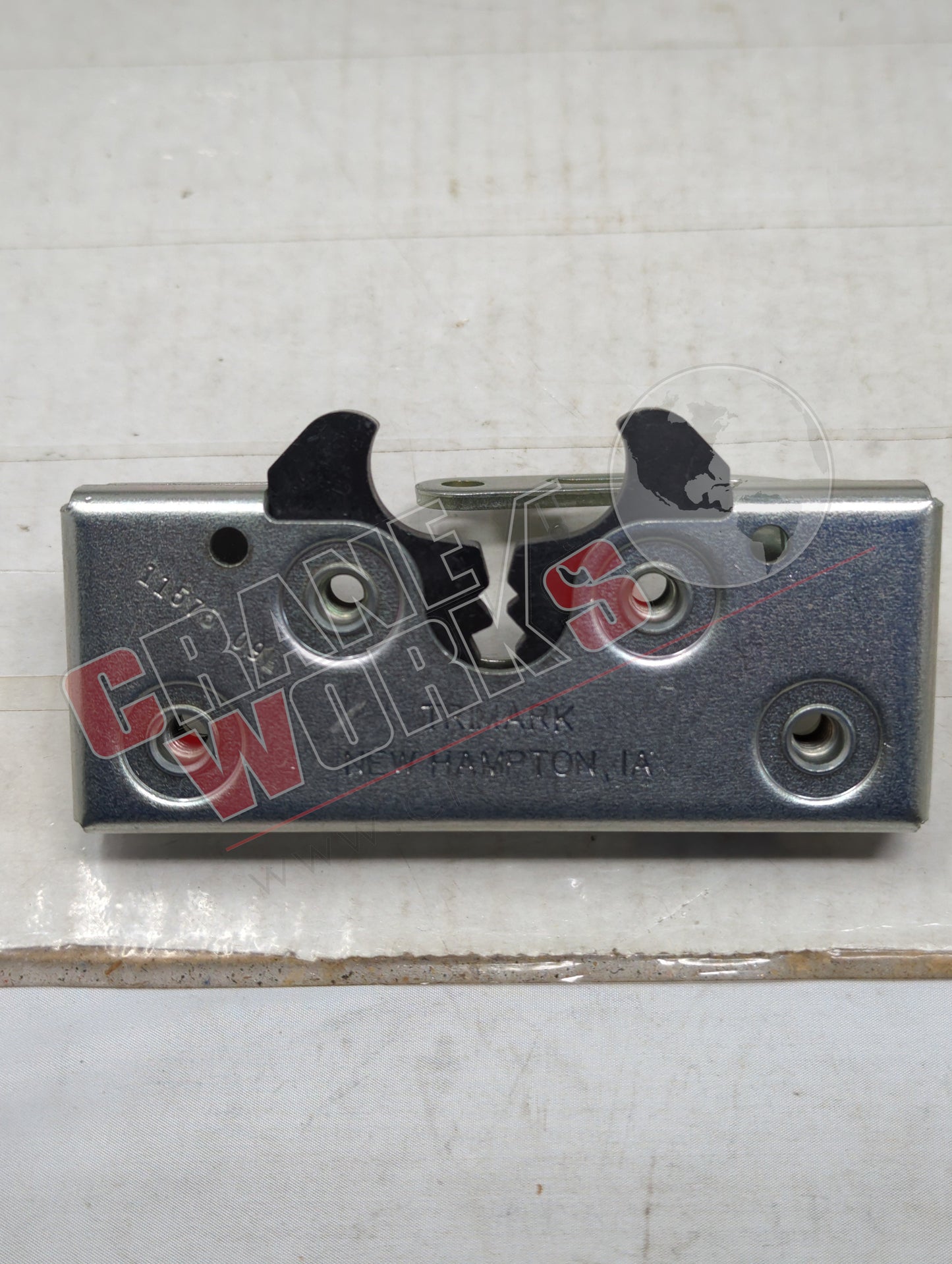 101421 | New Latch-Engine Hood Dl-1240