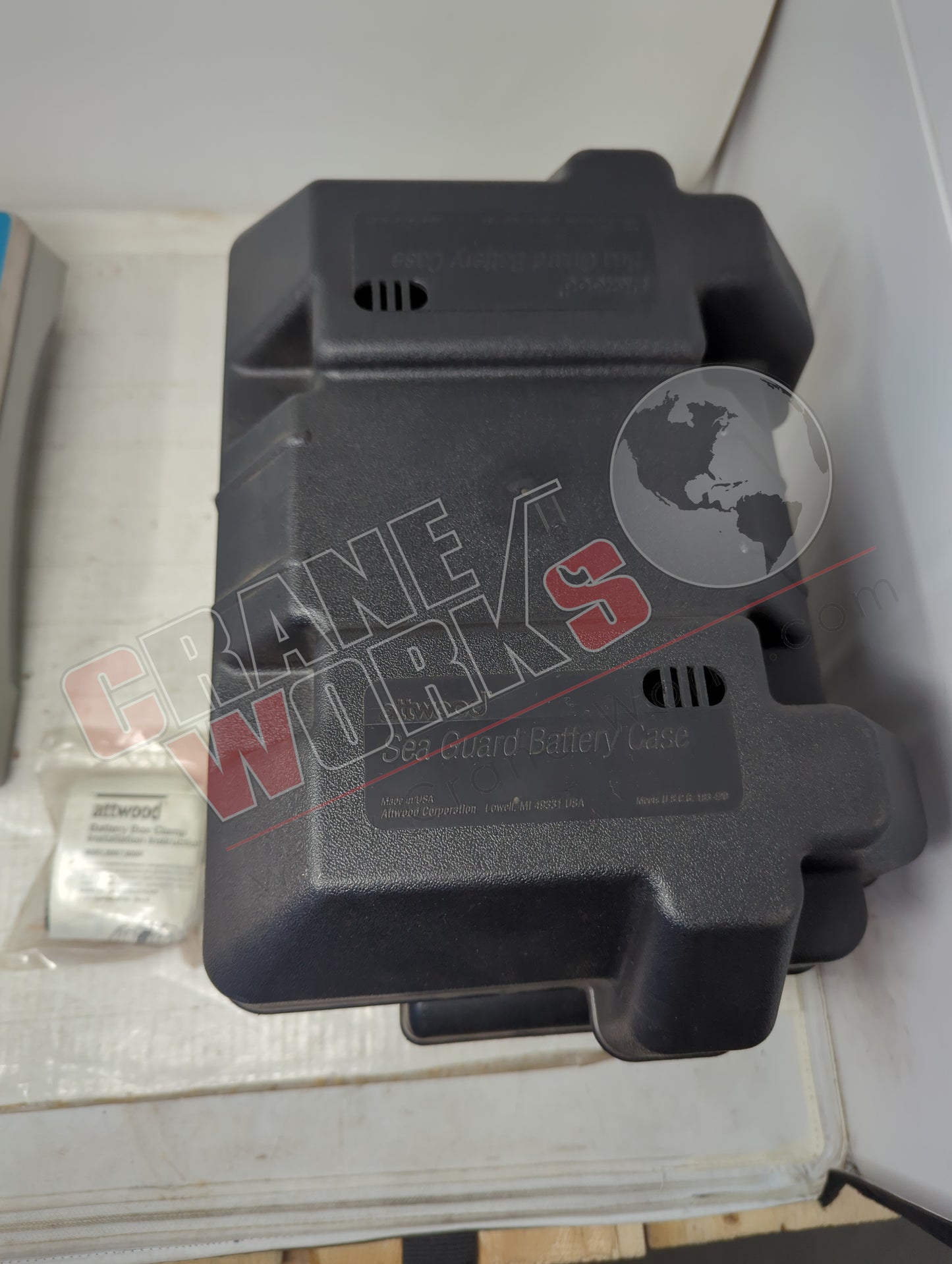 Picture of 9065-1, a  New Battery Box, angle 3.