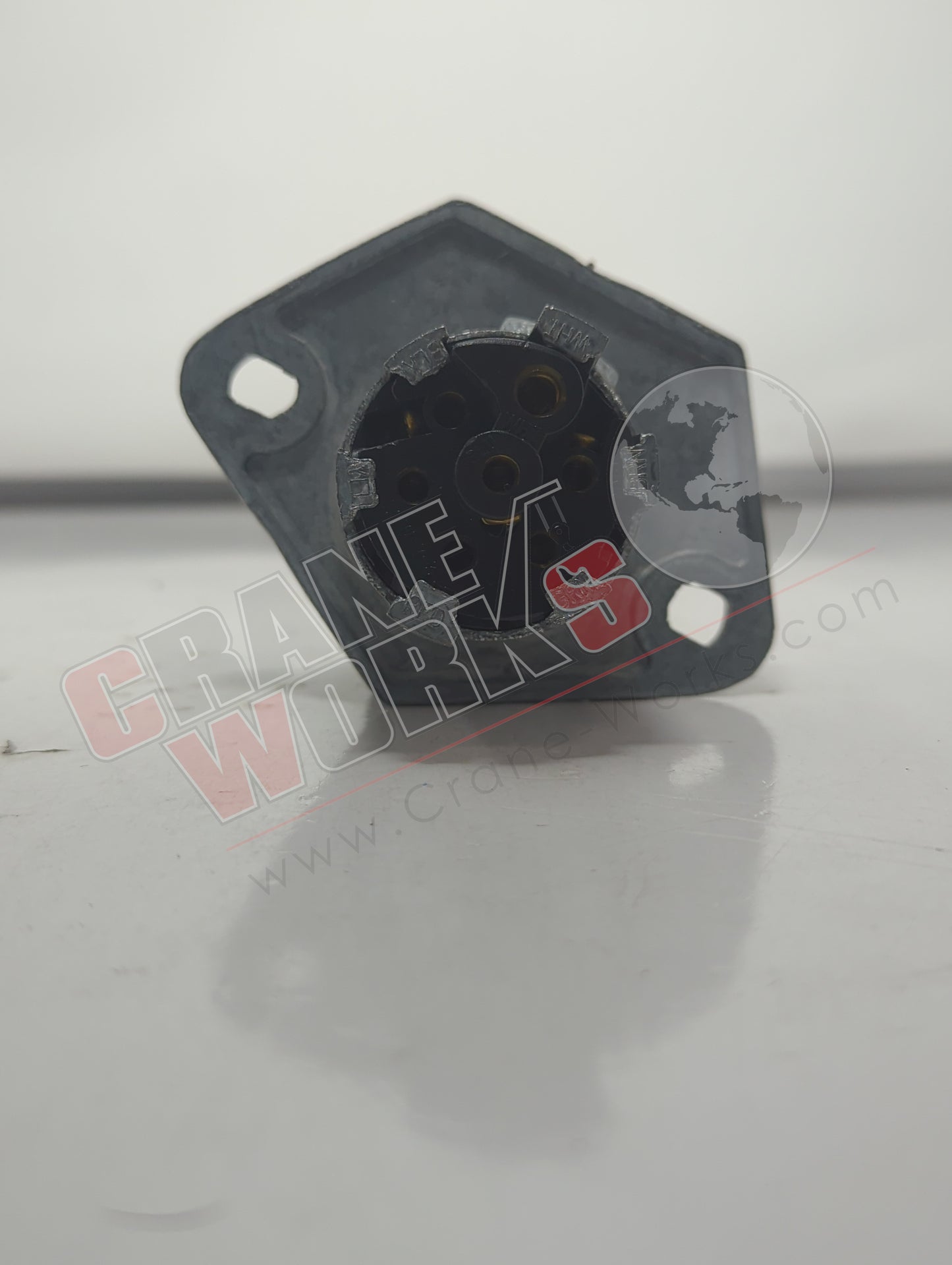 EL23782 | New 7-Way Female Socket
