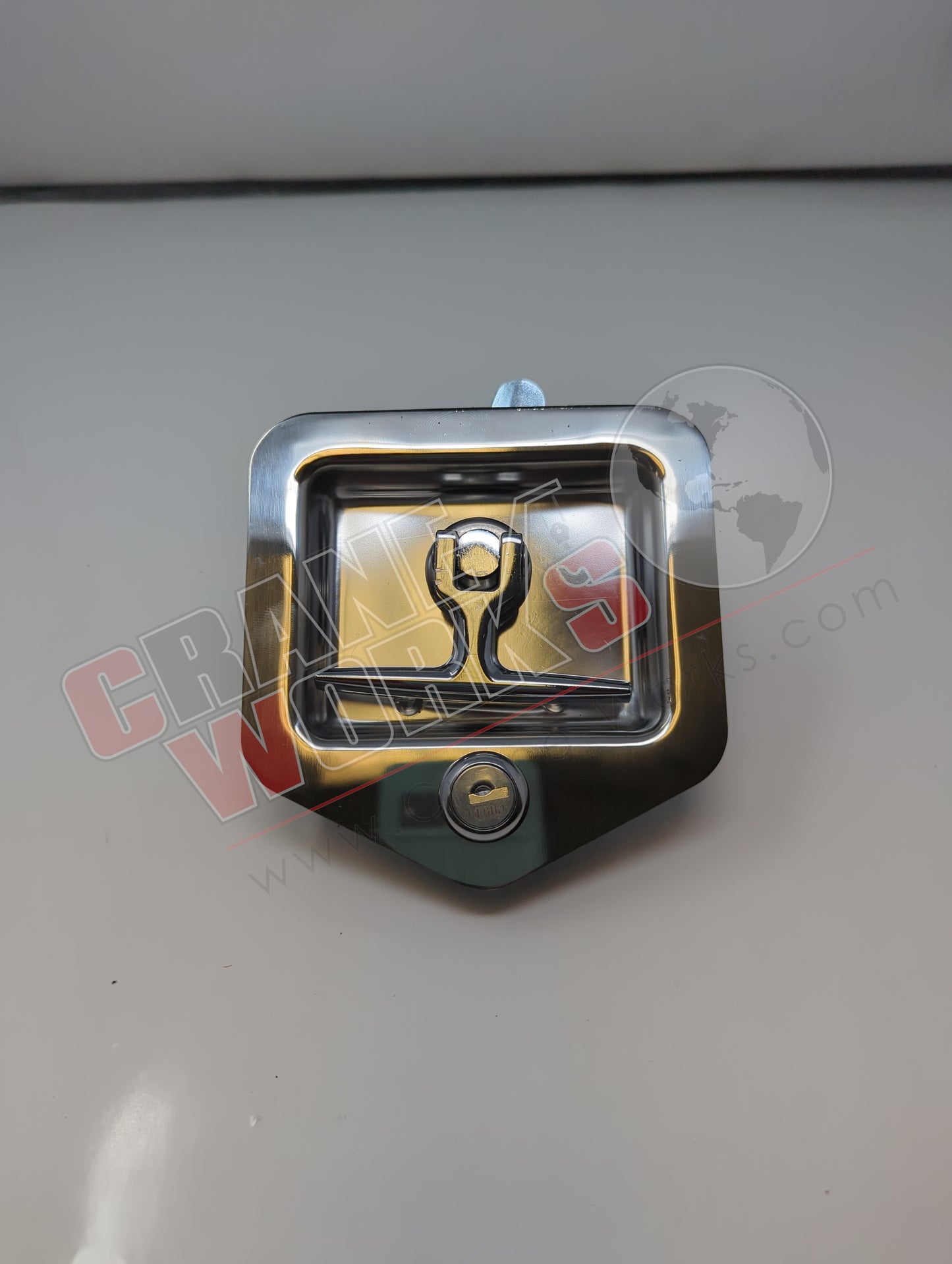 L8855 | New T-Handle Latch