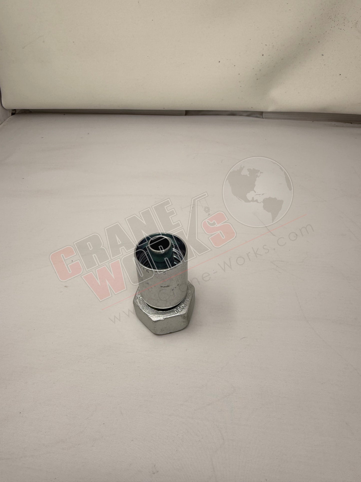 Picture of 1C977-25-12, a  New Female Fitting S Swivel 24 Cone W/Oring, angle 3.