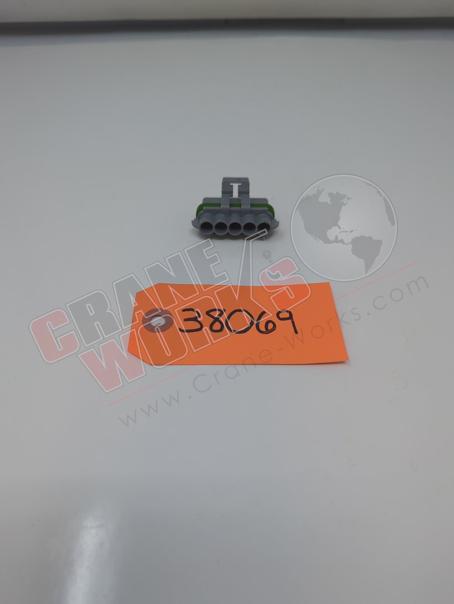 38069 | New Female Connector