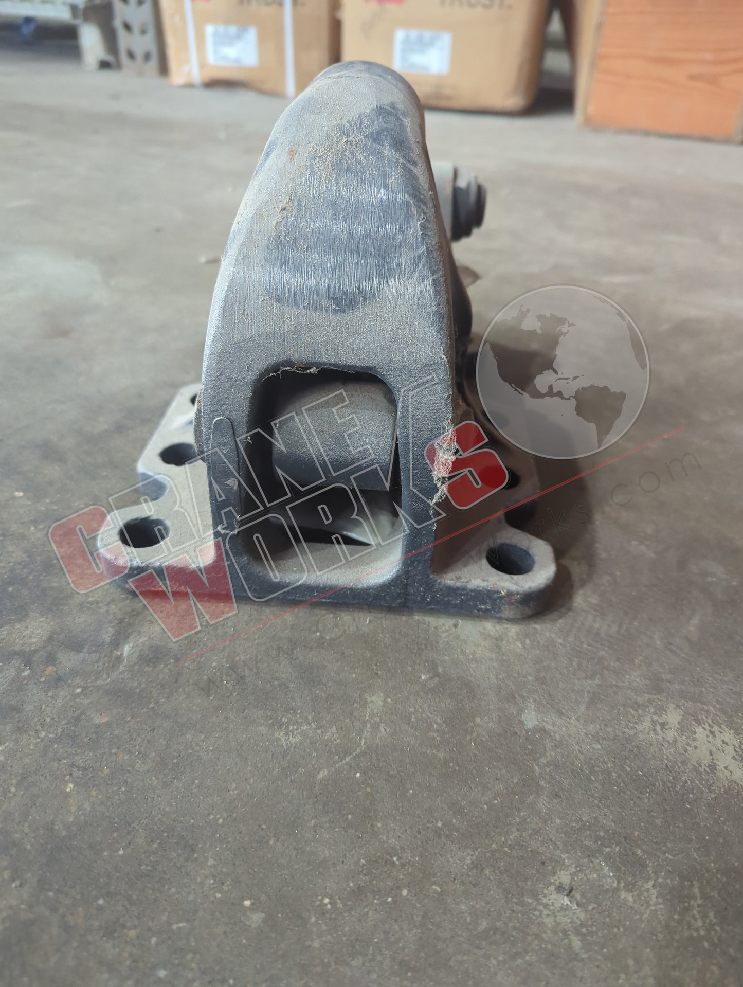 10004715 | New Pintle Hitch Kit (2400A)