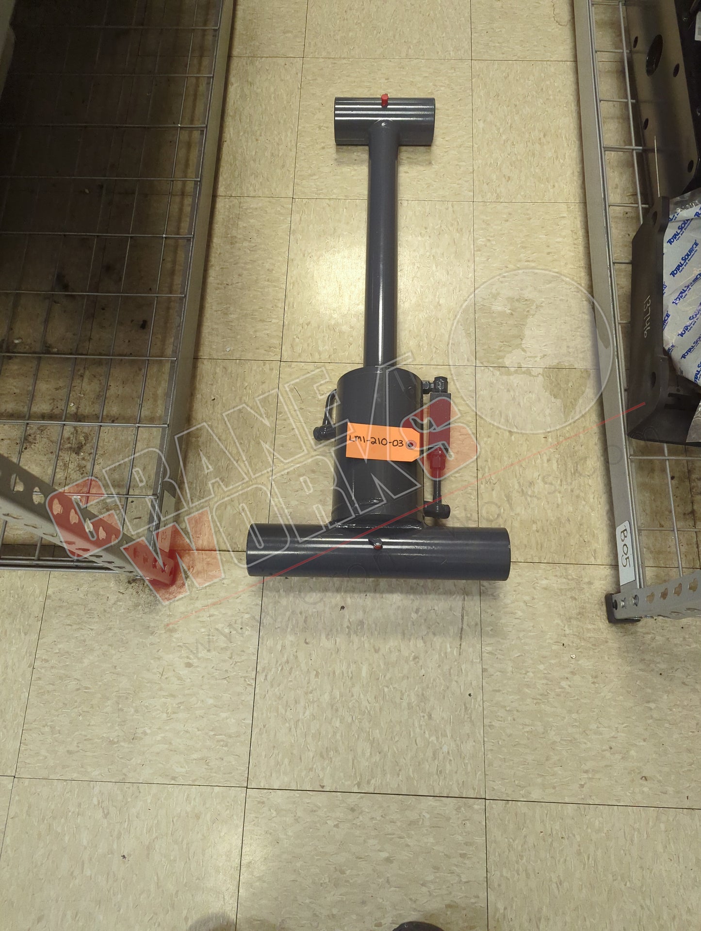 LM1-210-03 | New Tilt Cylinder, Loadmac